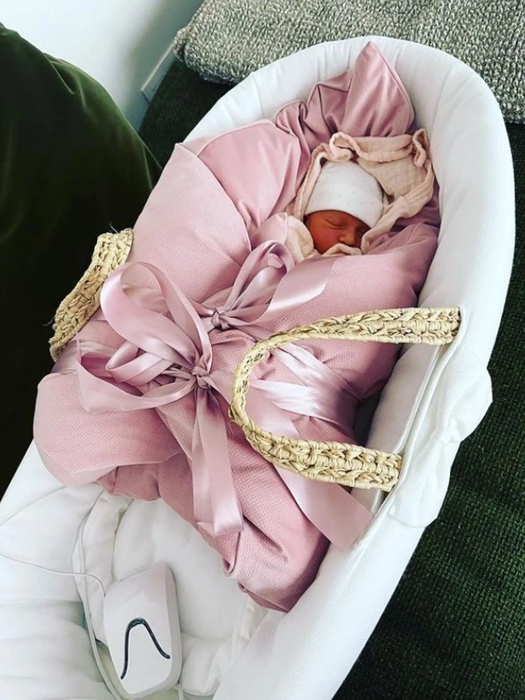Vnučka Moniky Beňovej. Bude sa podobať na známu babku?