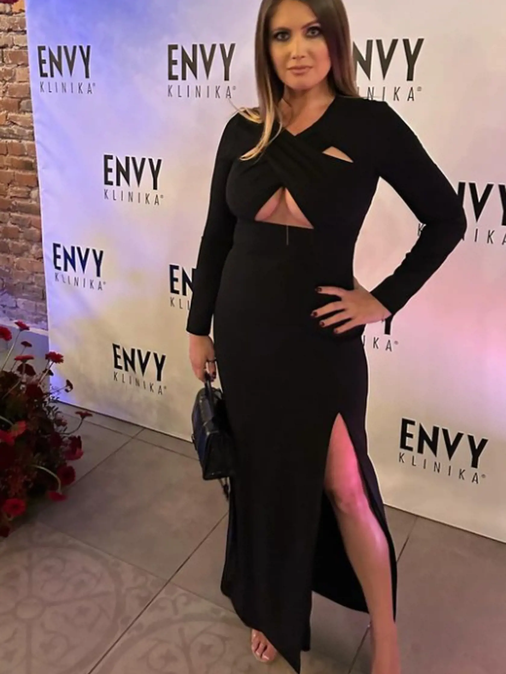 Eva Rezešová-Džodlová. Páni sa jej do očí rozhodne nepozerali.