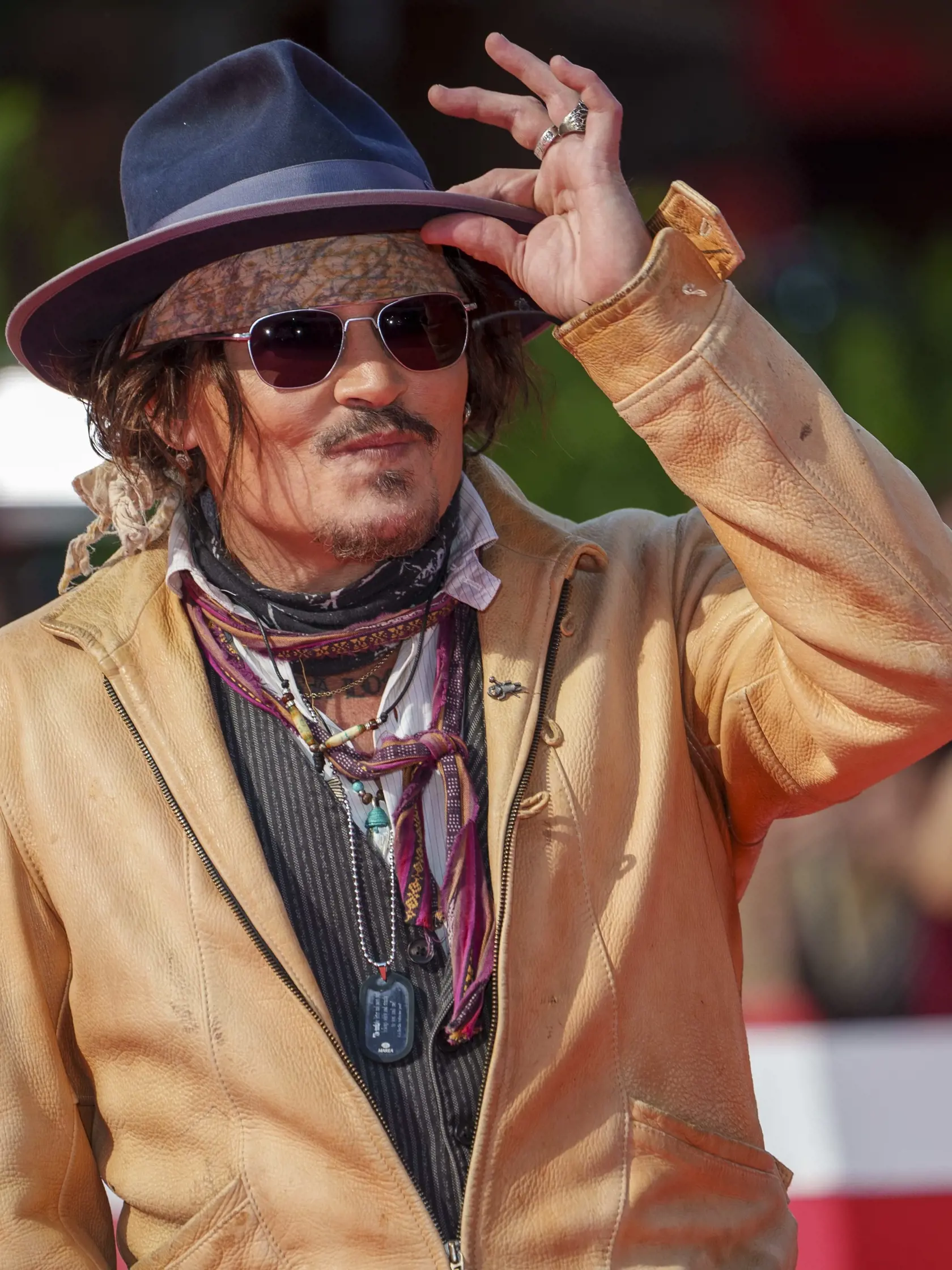 EBE 55 Rím - Na snímke americký herec Johnny Depp pózuje na červenom koberci pred projekciou animovaného filmu o tučniakoch Puffins v rámci 16. ročníka medzinárodného filmového festivalu Ríme 17. októbra 2021. FOTO TASR/AP


Actor Johnny Depp poses on the red carpet for the movie 'Puffins' at the 16th edition of the Rome Film Fest in Rome, Sunday, Oct. 17, 2021. (AP Photo/Domenico Stinellis)