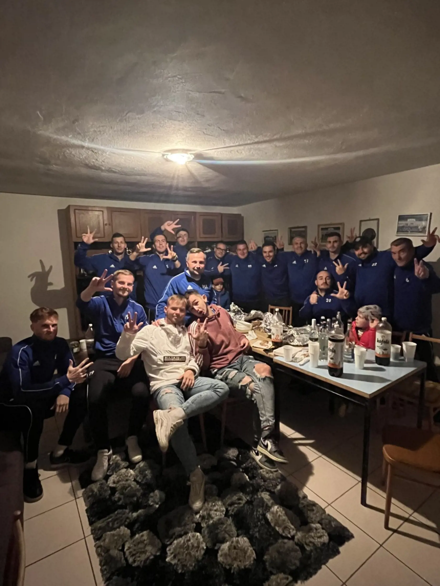Dušan Ambróš s kamarátmi po vyhratom futbalovom zápase.