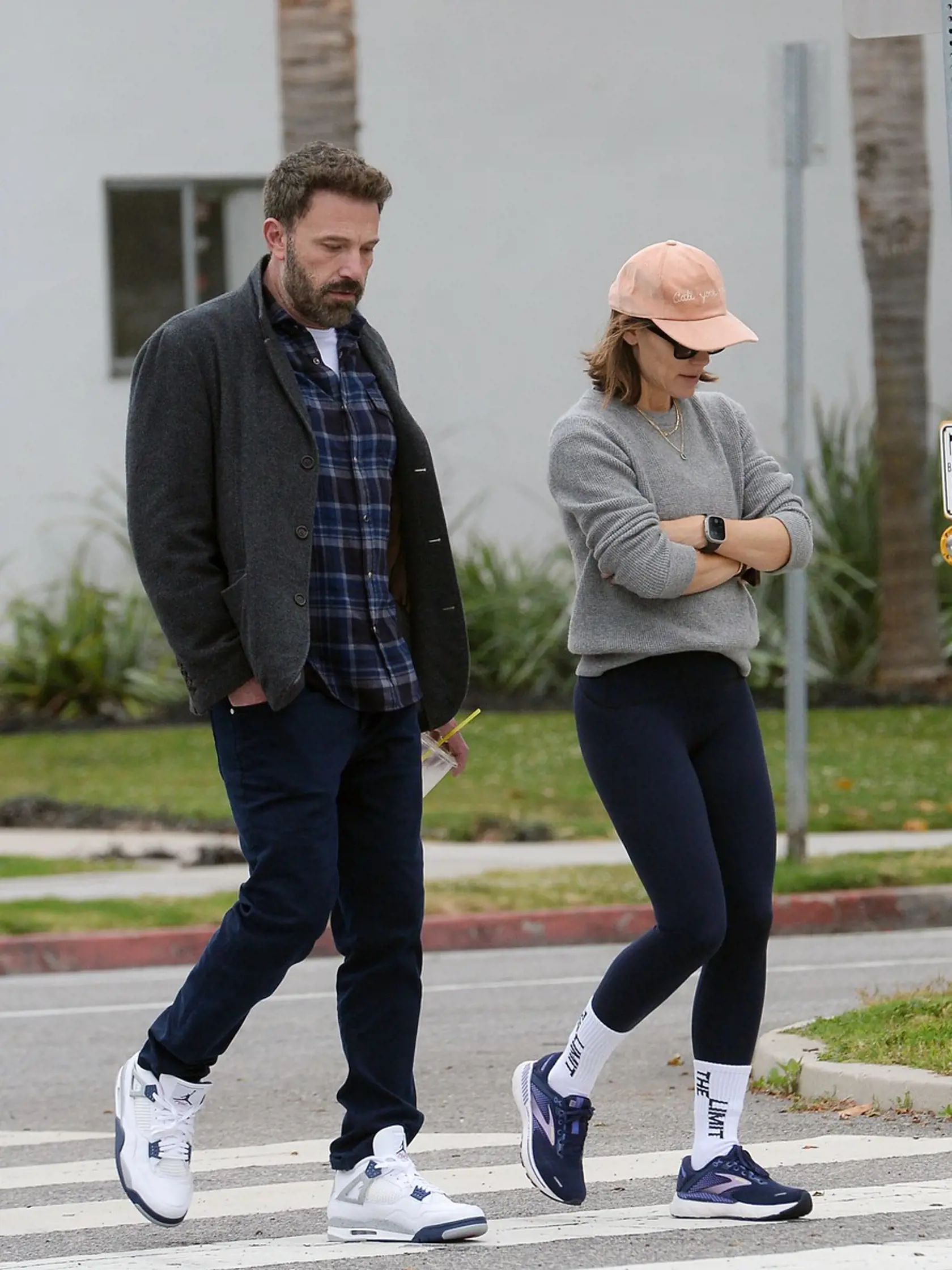 Bývalý hollywoodsky pár Ben Affleck a Jennifer Garnerová sa stretli po návšteve školského podujatia. Pár má spolu tri deti.