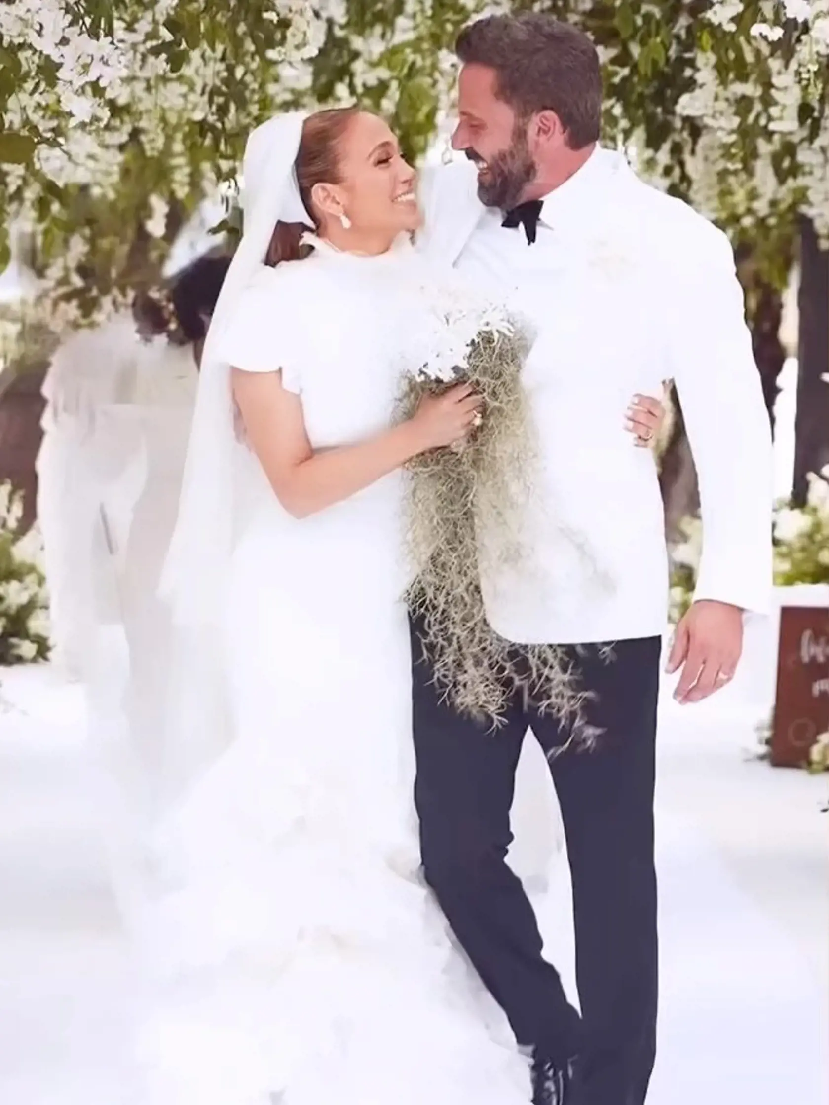 Jennifer Lopez a Ben Affleck mali prekrásnu svadbu.