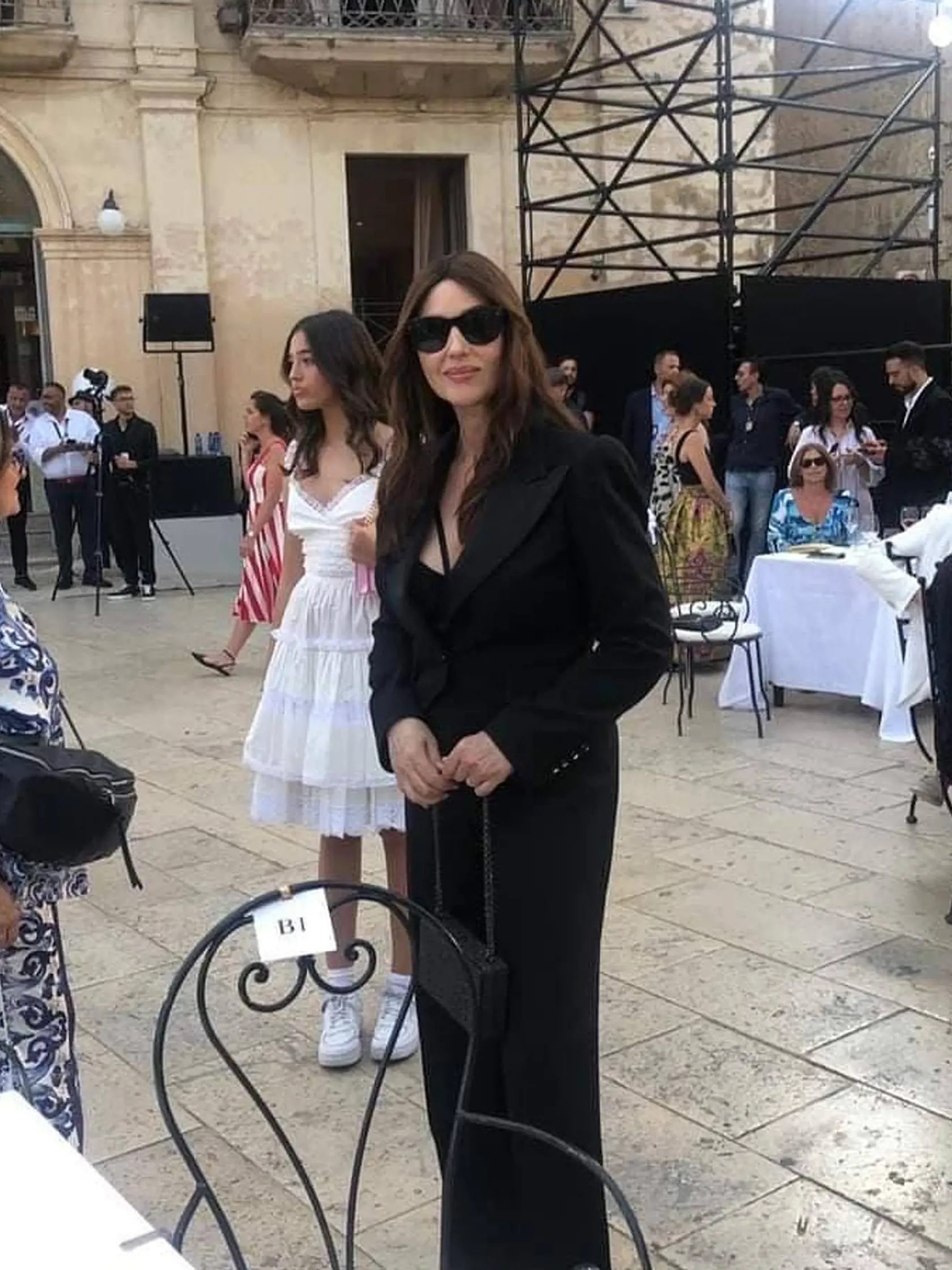 Druhá mladšia dcéra Monicy Bellucci Leonie sa skôr podobá na otca herca Vincenta Cassel.