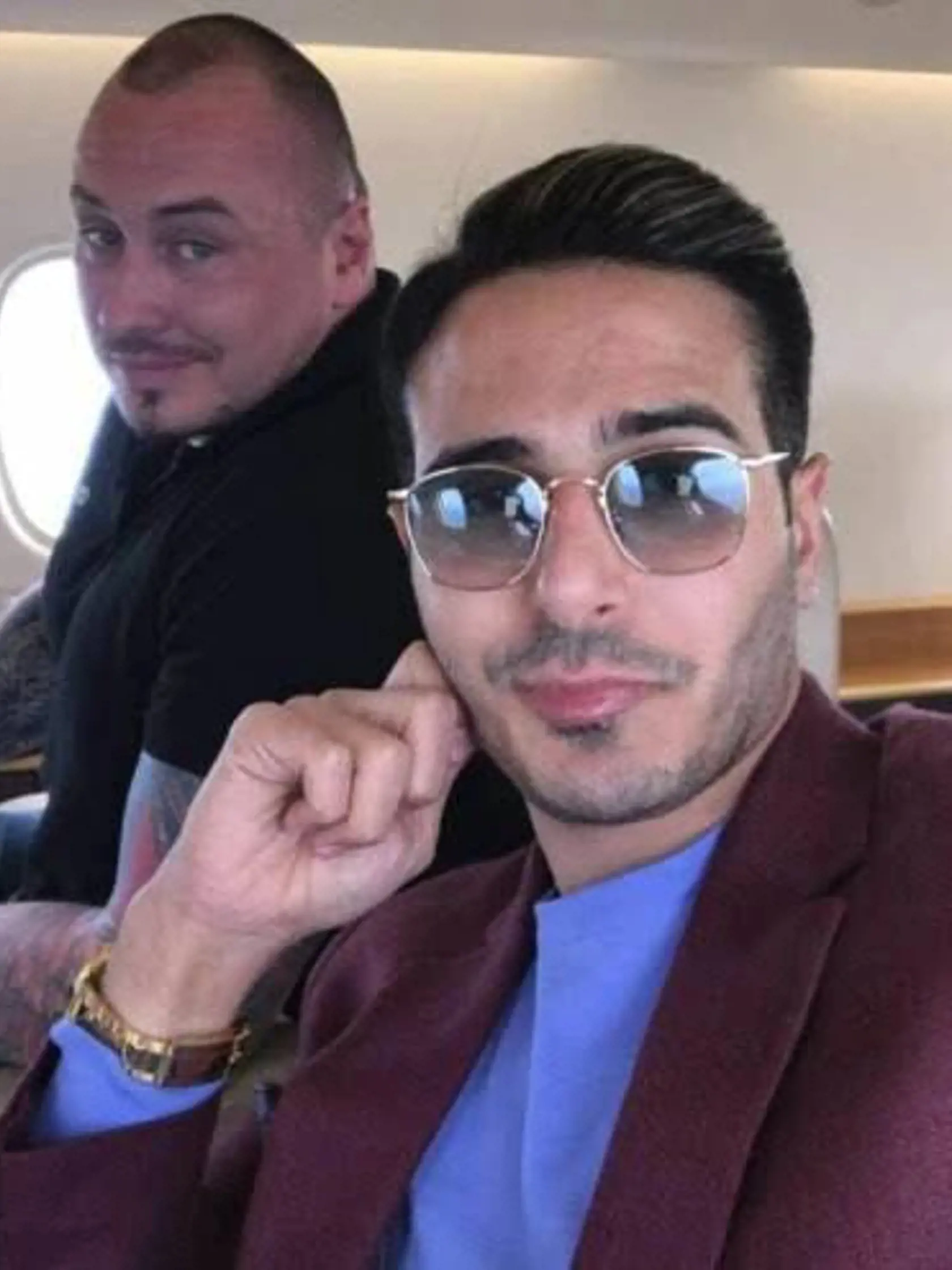 Simon Leviev so svojím "bodyguuardom" Peterom