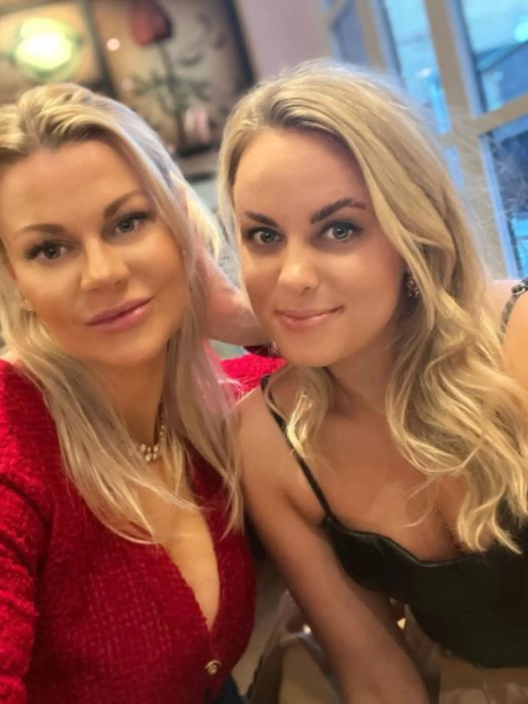 Pernilla Sjoholm a Cecilie Fjellhoy boli obeťami podvodníka z Tinderu.