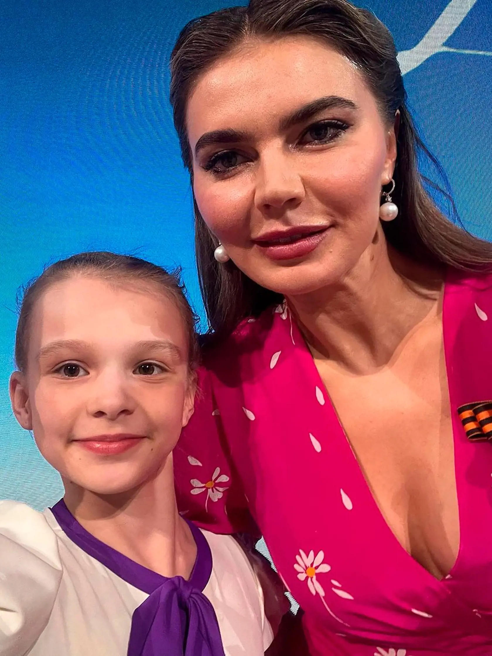 Šťastena mu údajne nepraje ani v osobnom živote. Ruský spravodajský kanál General SVR Telegram odhalil tvrdenie, že jeho milenka Alina, s ktorou má mať už dvoch synov, je znova tehotná. "Putin zistil, že jeho milenka je opäť tehotná - a podľa všetkého to nebolo plánované," uvádzalo sa v správe.