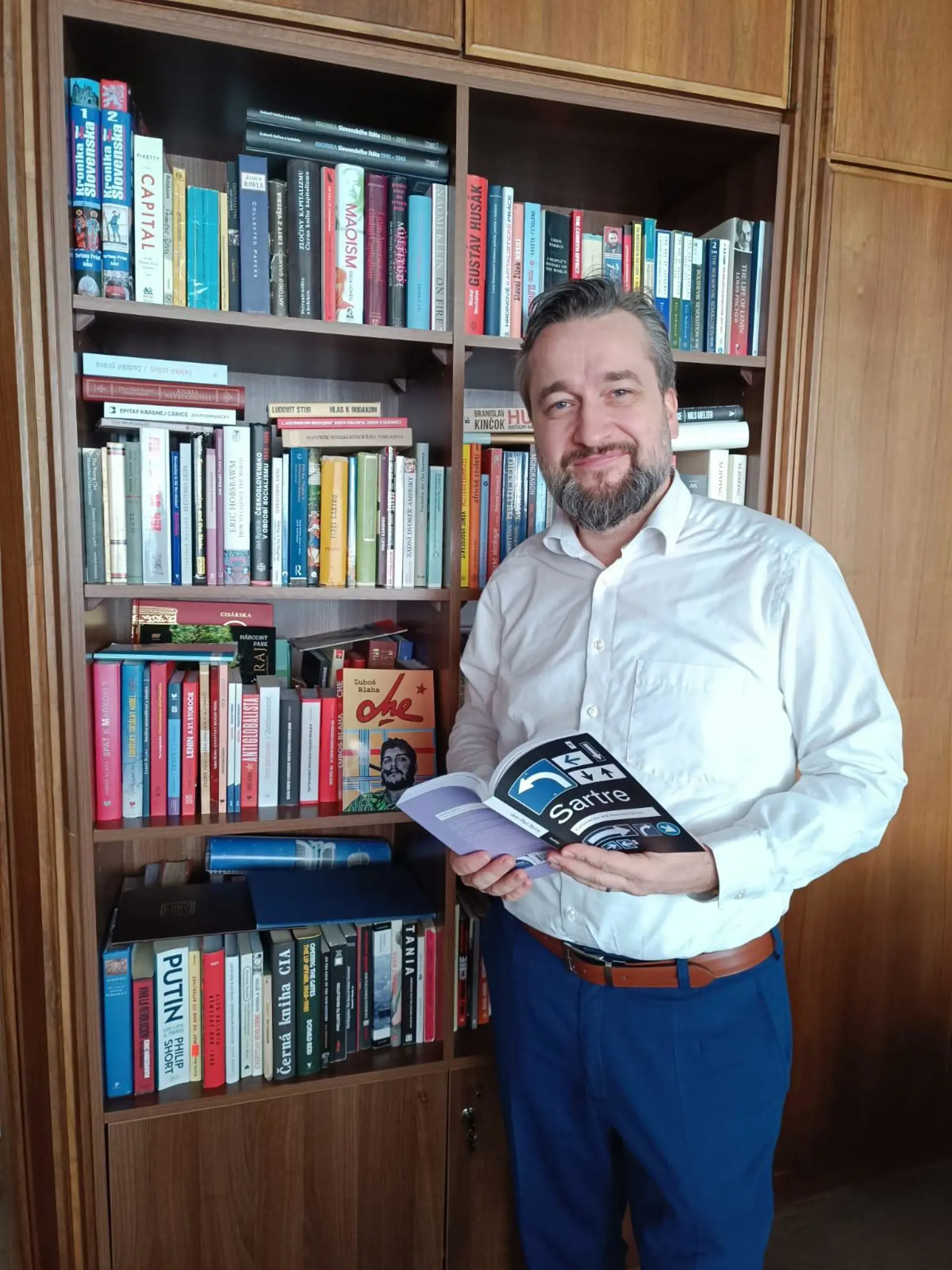 Ľuboš Blaha napísal knihu o Leninovi a vydal ju pod otcovým pseudonymom Peter Vidovan.