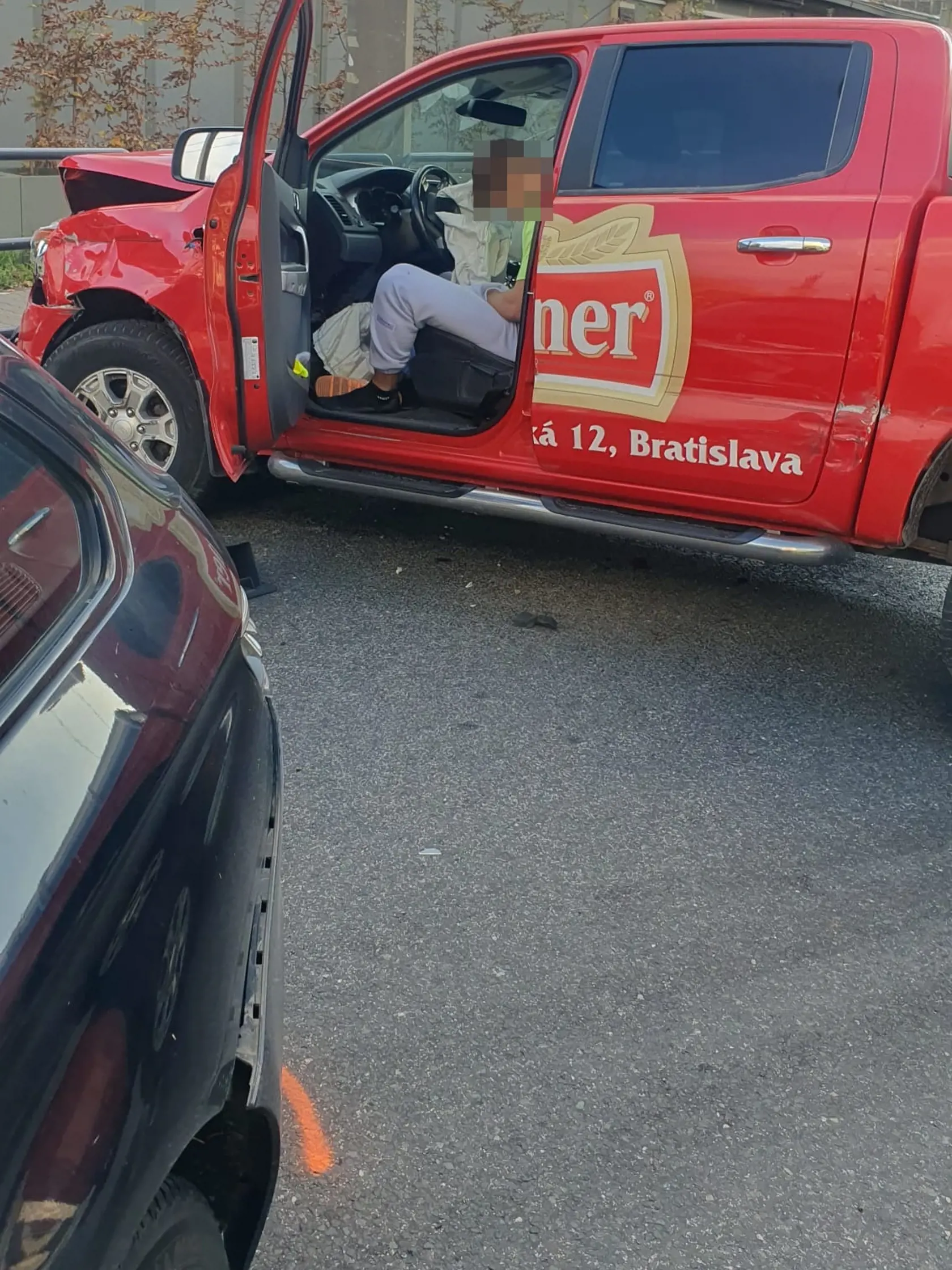 Na snímke opitý vodič, ktorý spôsobil pohromu na Košickej ulici v Bratislave. Údajne si nič nepamätá.