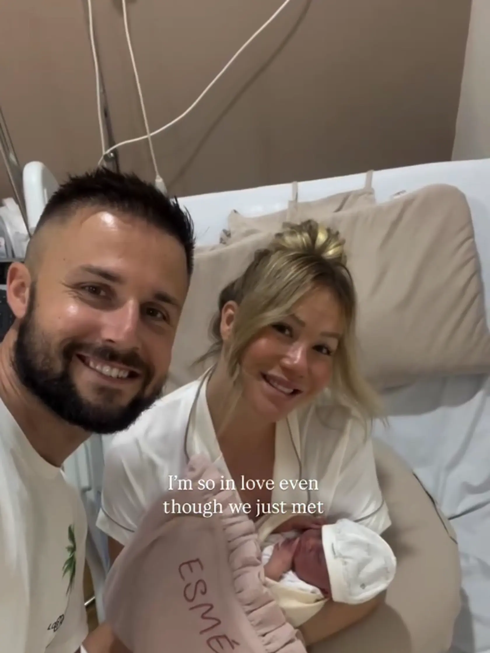 Tereza a Milan Bendovci zo šou Svadba na prvý pohľad privítali na svet dcérku. Dostala meno Esmé.