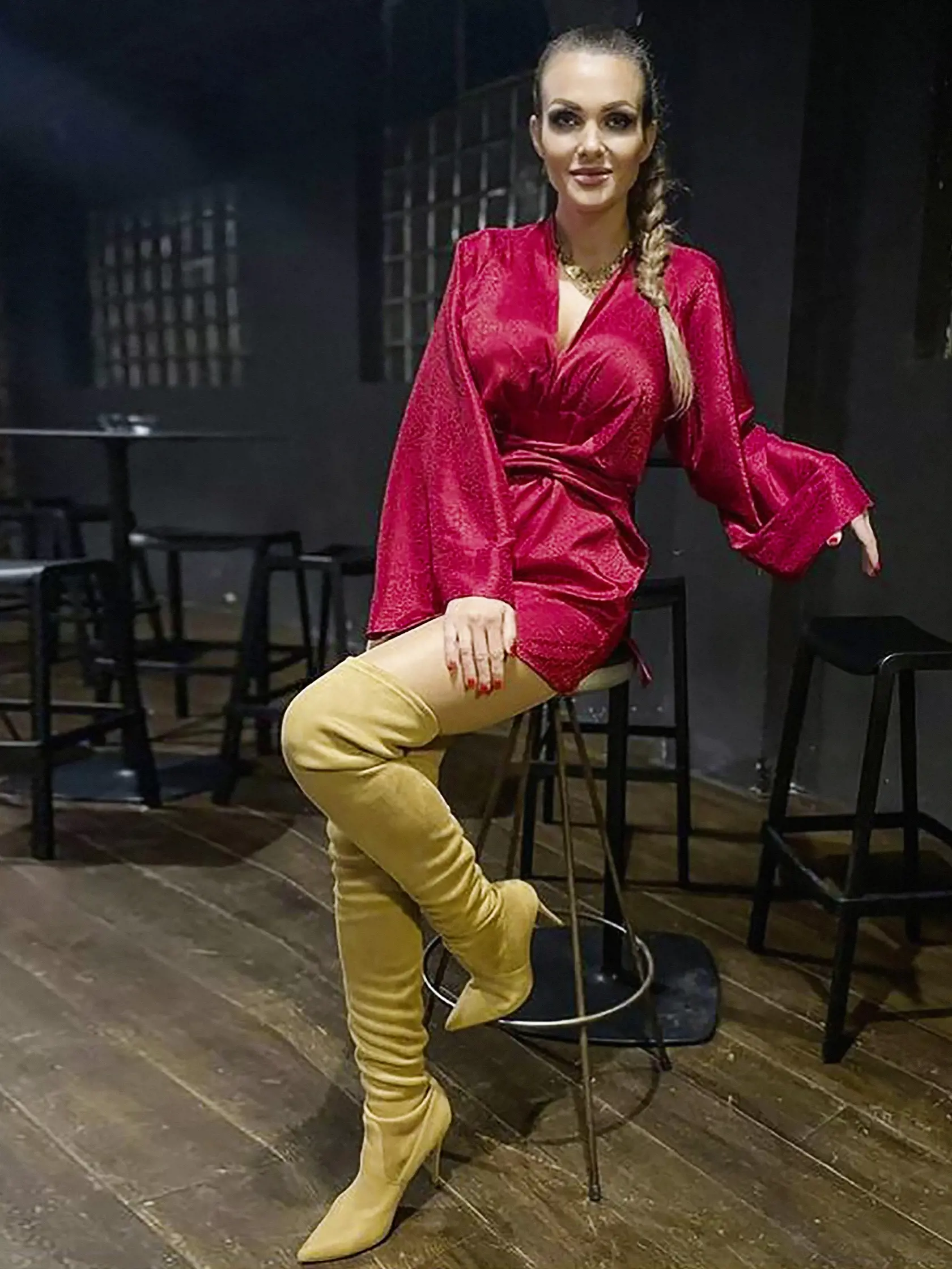 Cez deň Martina Schindlerová učí na univerzite, večer sa mení na celebritu.
