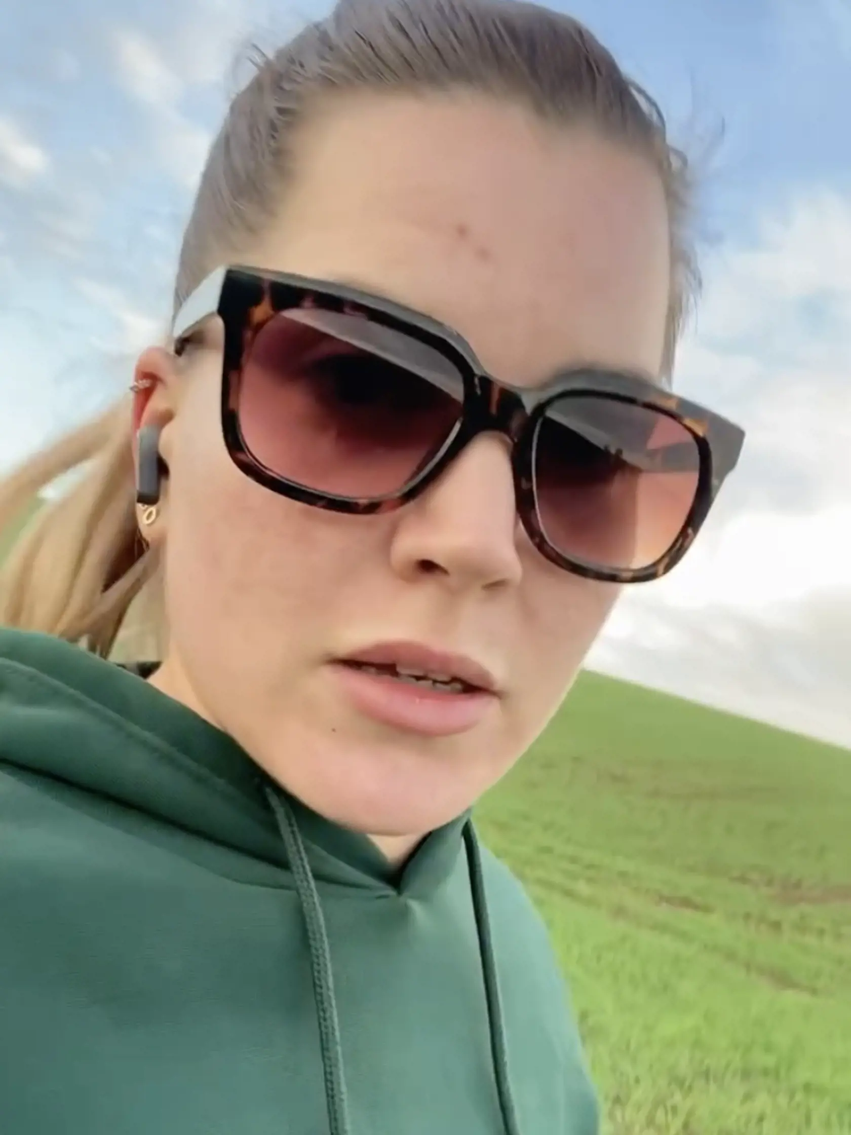 Obyvateľka Dechtíc Petra Machovičová, ktorá na tento problém poukazuje už dlhšie.