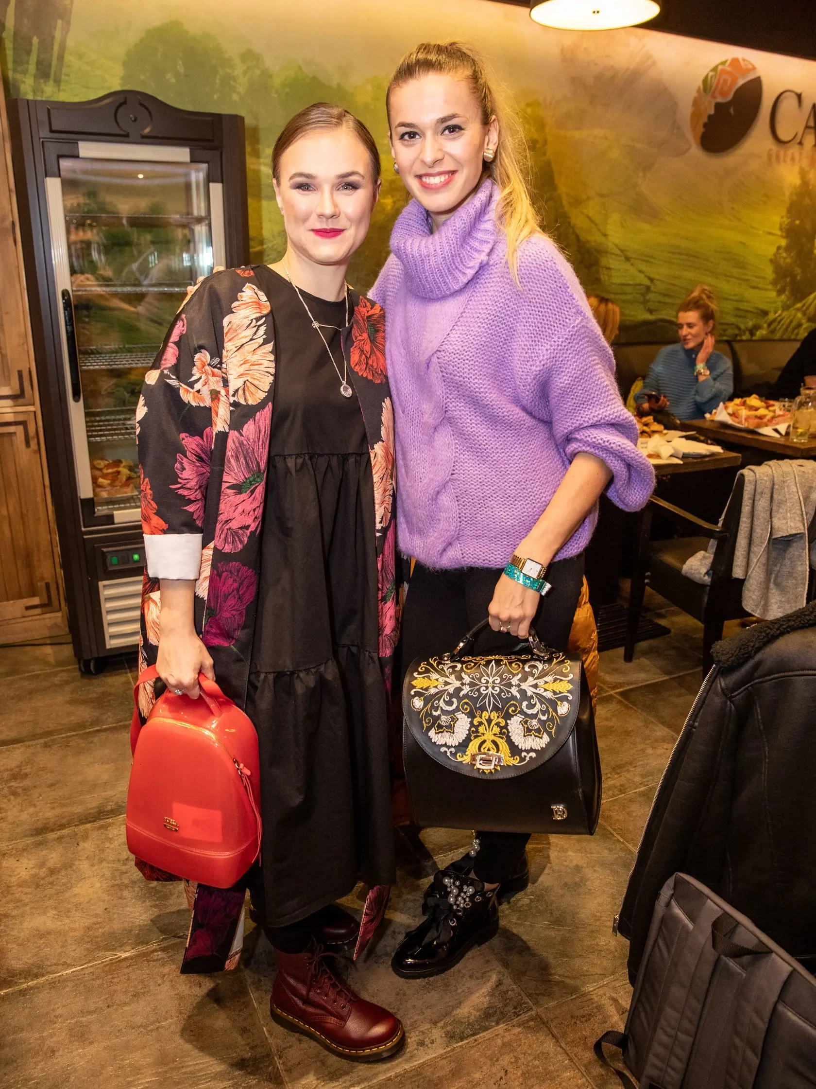  Dominika Richterová a Kristína Barancová-Pírová zo seriálu Susedia