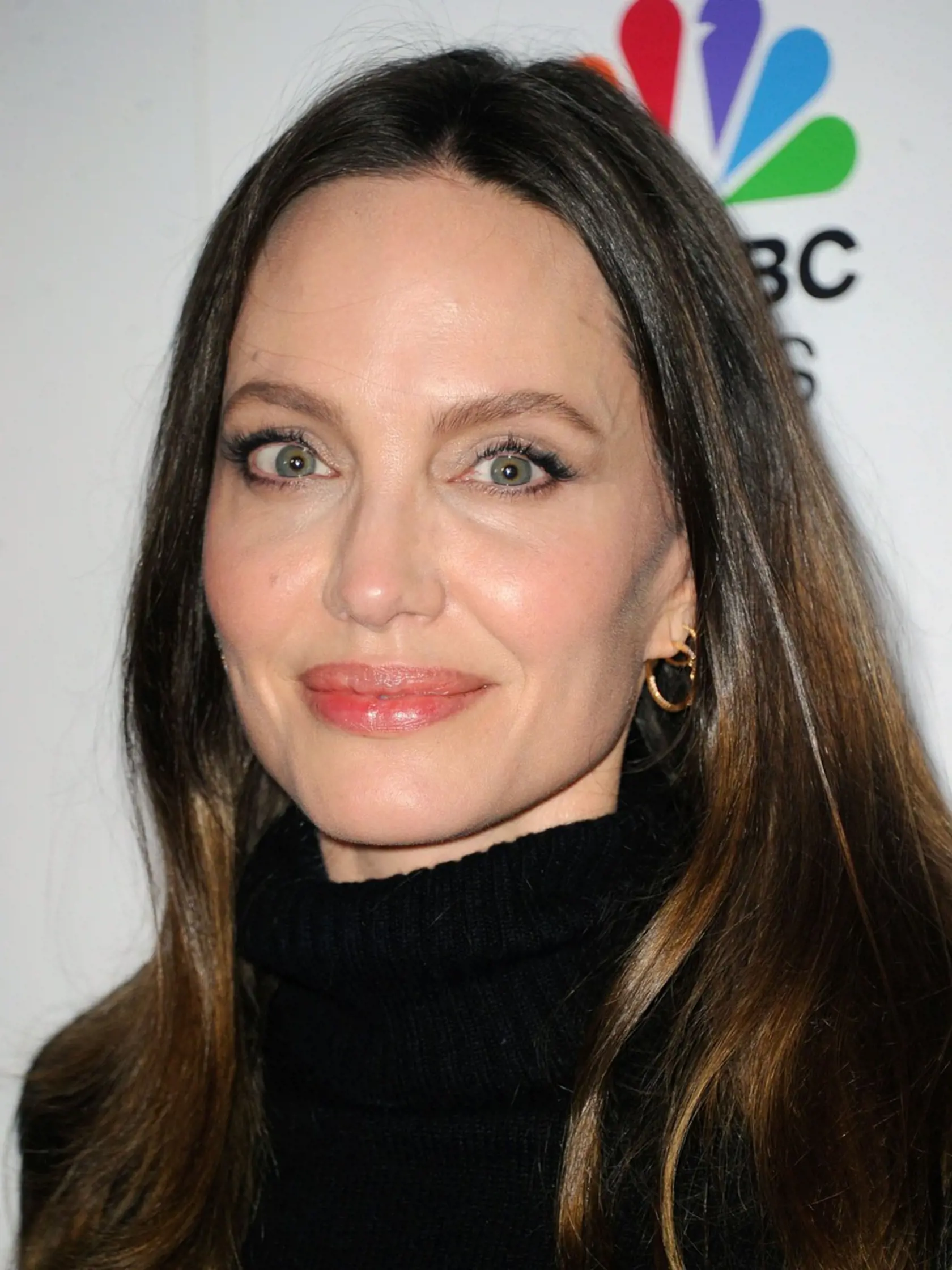 Angelina Jolie na premiére francúzskeho dokumentárneho filmu v Los Angeles.