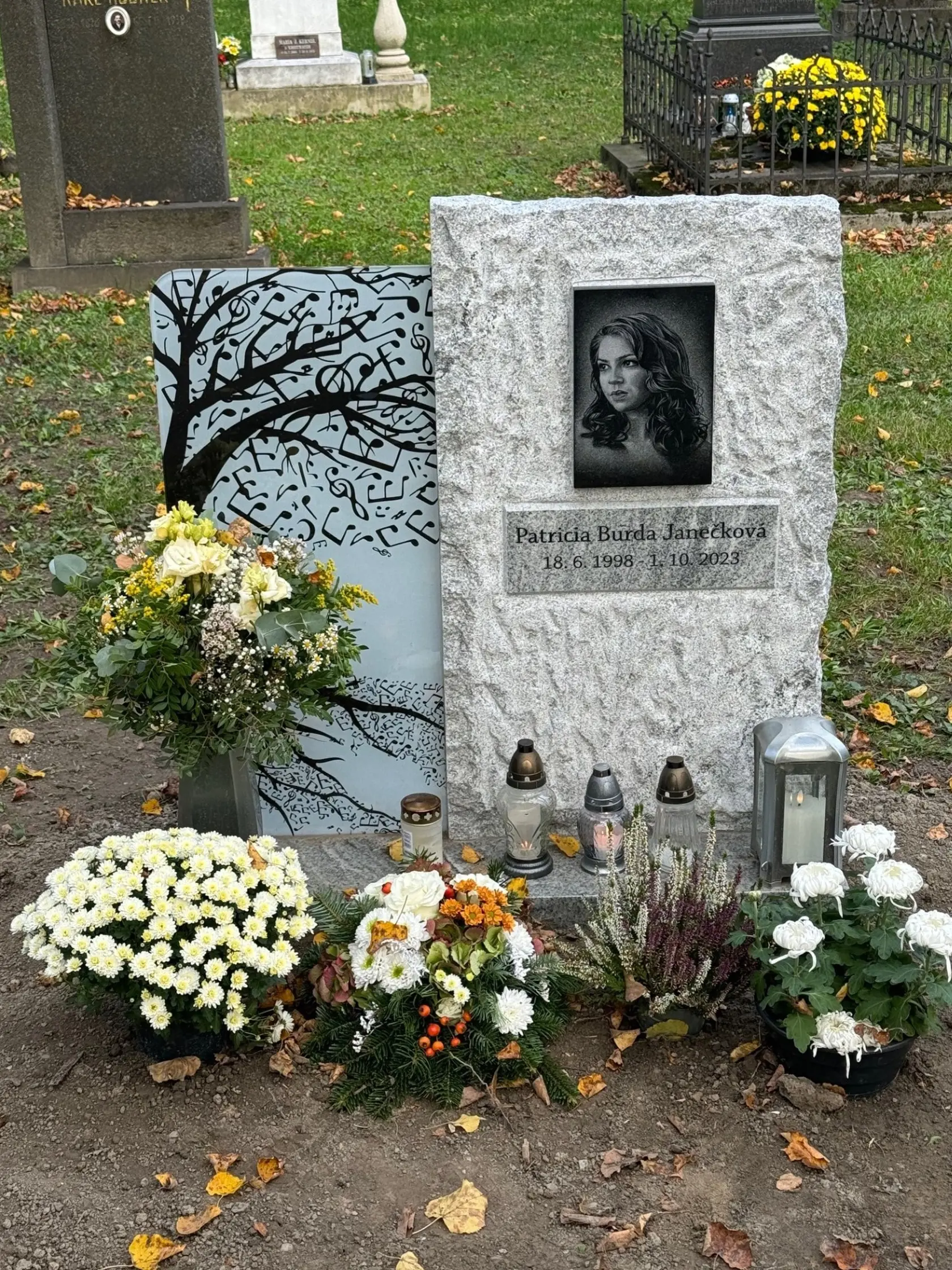 Operná speváčka Patrícia Janečková (†25). Ondrejský cintorín.
