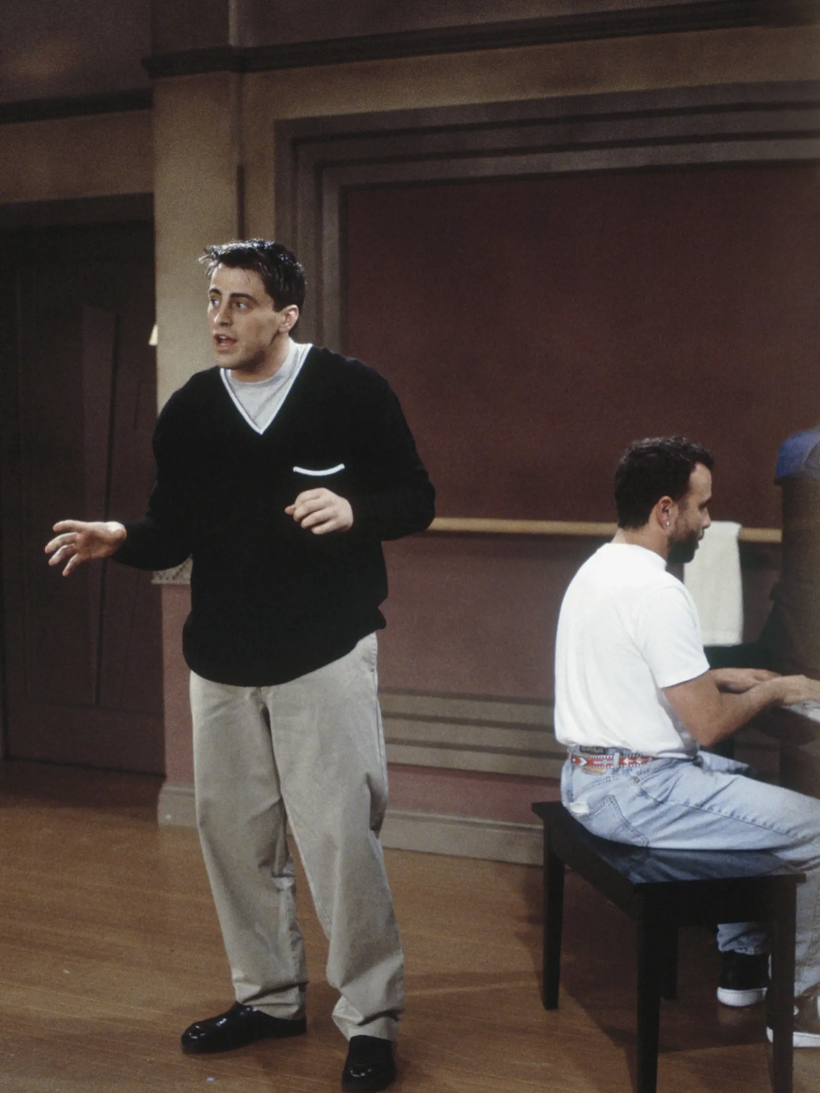 Po skončení "Priateľov" sa Matt LeBlanc pokúsil o vlastný televízny seriál s názvom "Joey", ktorý však nebol taký úspešný ako jeho predchodca. Po neúspechu "Joeyho" sa objavil v niekoľkých menších filmoch a televíznych projektoch, no jeho návrat na veľkú obrazovku prišiel v podobe seriálu "Episodes", za ktorý získal druhú cenu Golden Globe.