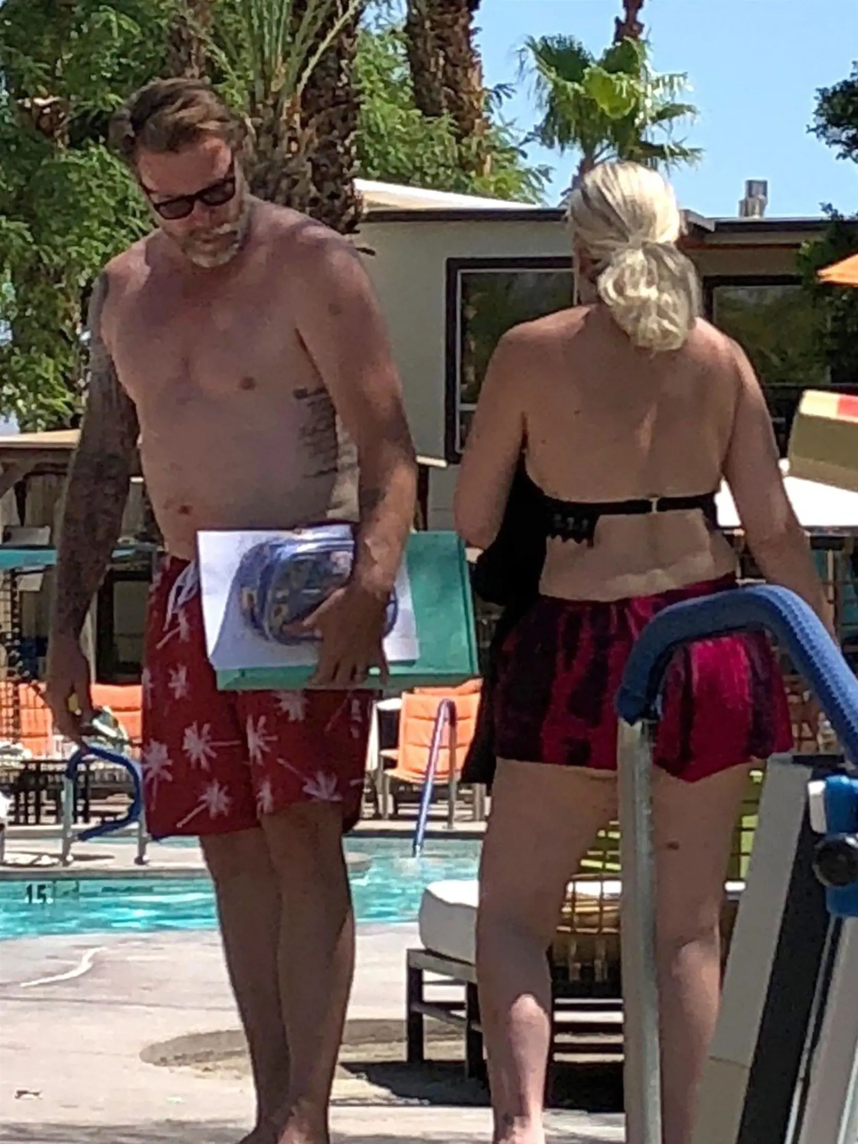 Tori Spelling sa na záberoch fotografov v porovnaní so zverejnenou snímkou výrazne líšila. 
