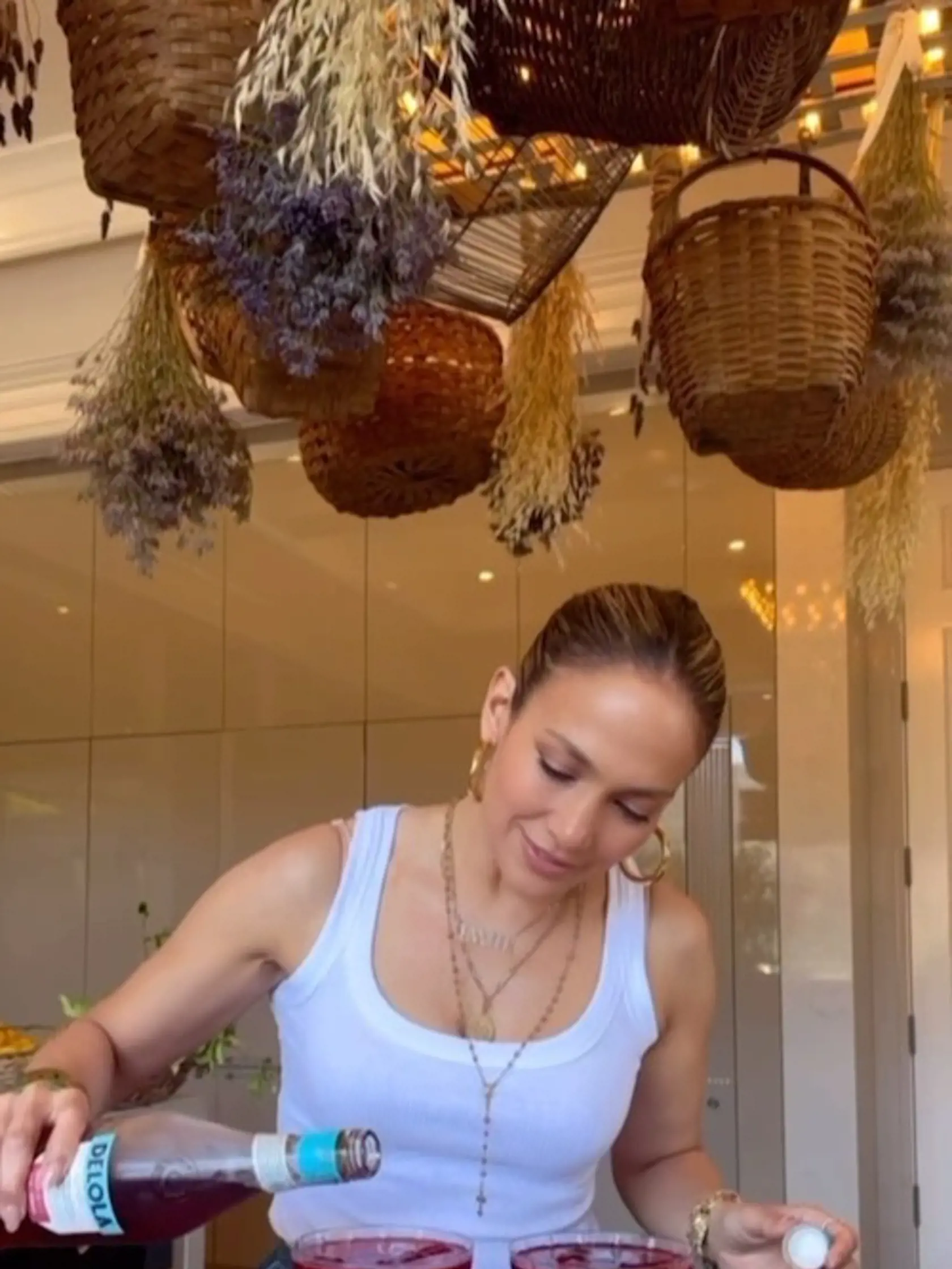Barmanka Jennifer Lopez. Pripravila si s Benom romantický večer?