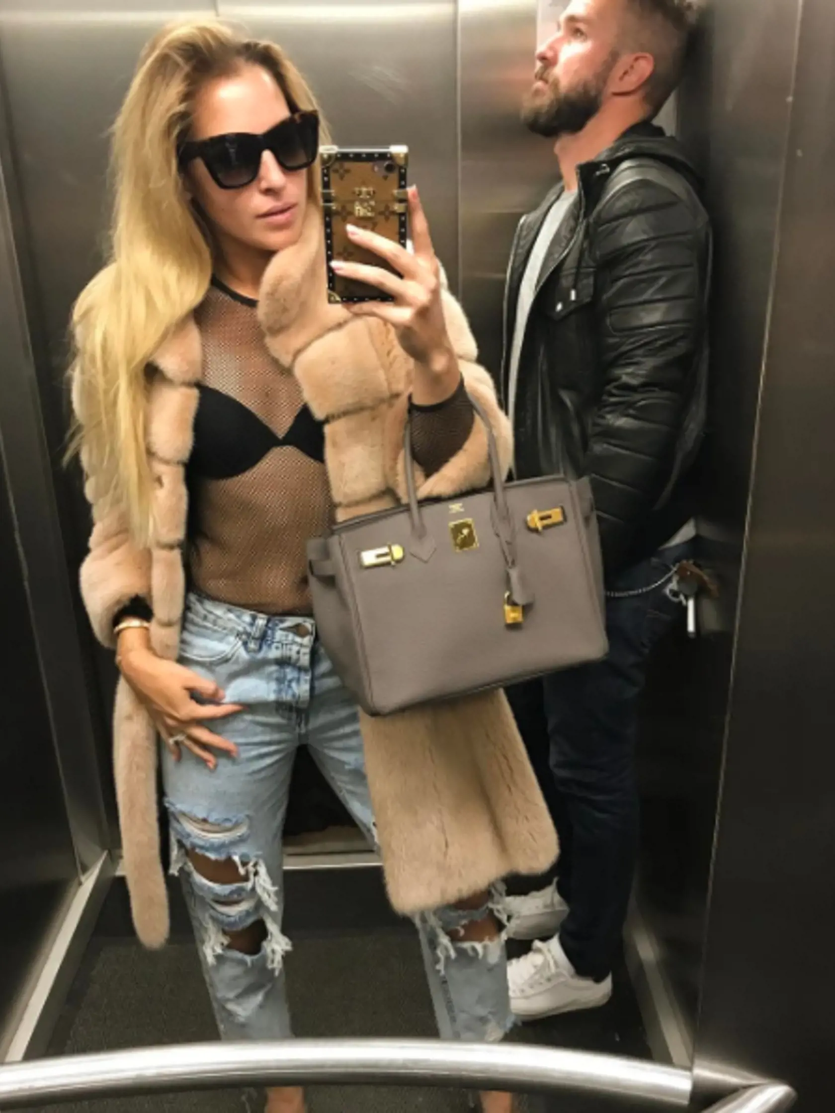 Dominika dráždi aj v takýchto outfitoch.