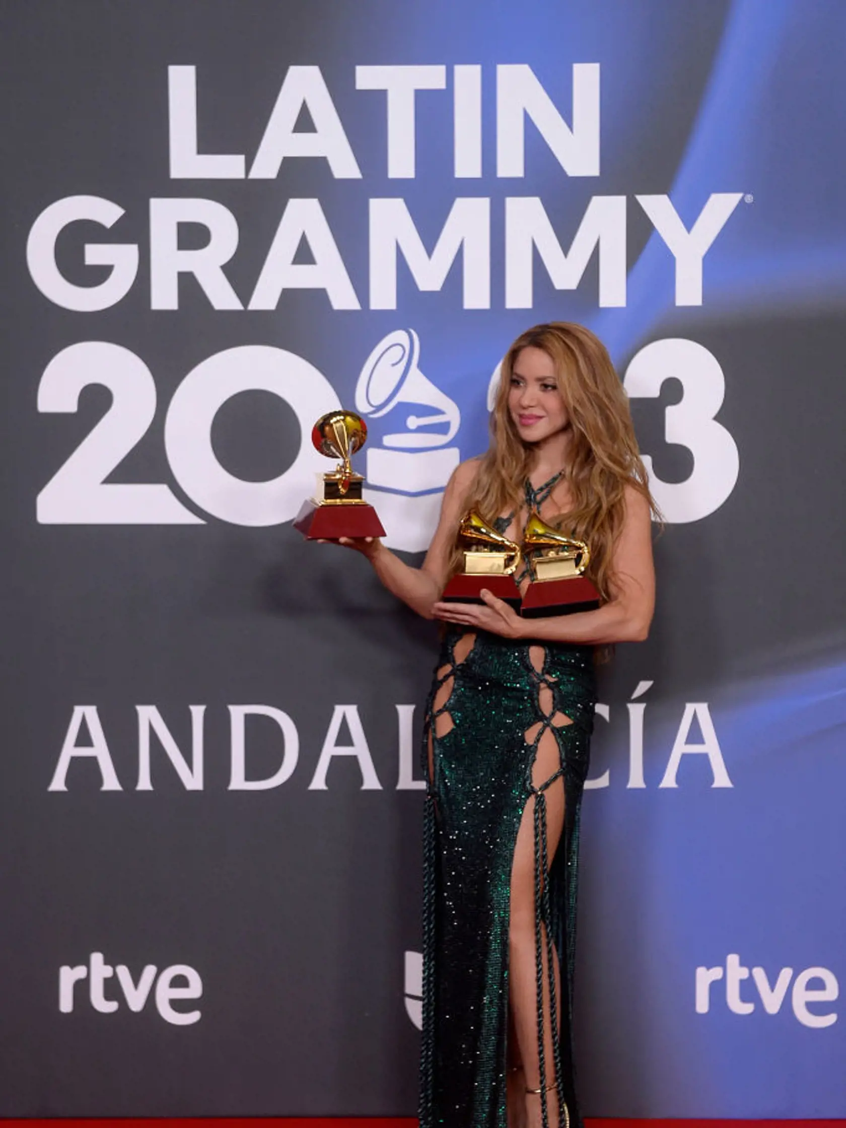 Latin Grammy Awards - Shakira si z odovzdávania cien odniesla celkovo tri zlaté sošky.