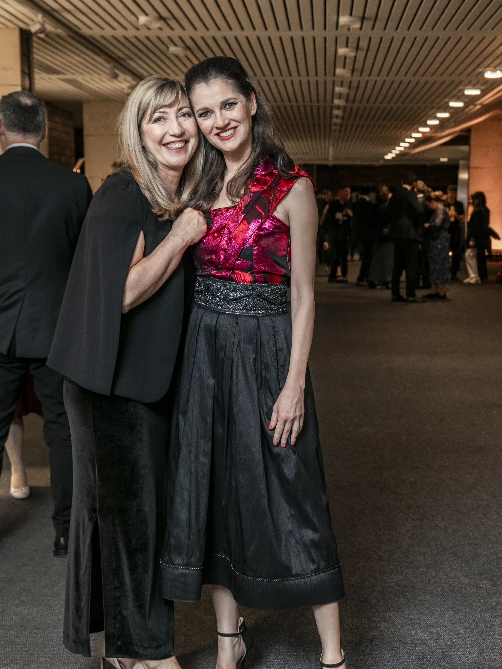  Na snímke je slávnostné odovzdávanie cien Slnko v sieti za rok 2024. Na fotke je moderátorka a hlásateľka Hana Rapantová.