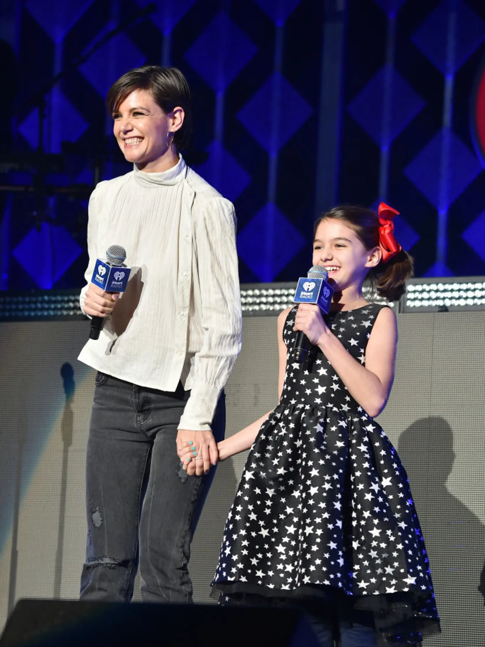 Katie Holmes vychovala dcéru Suri viac-menej mimo zraku verejnosti.