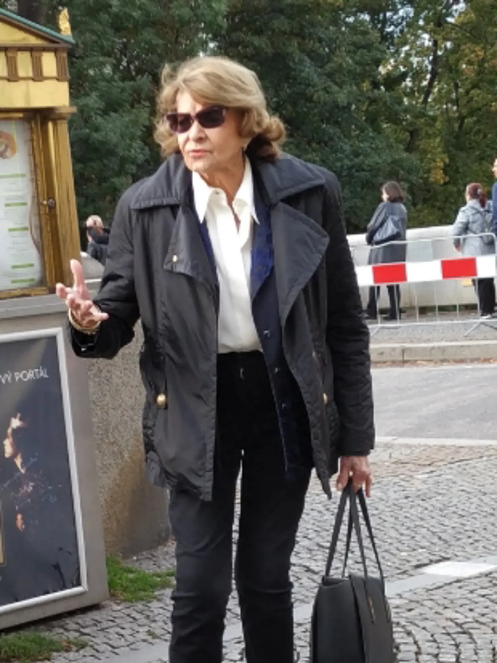Speváčka hviezda Yvetta Simonová v civile.