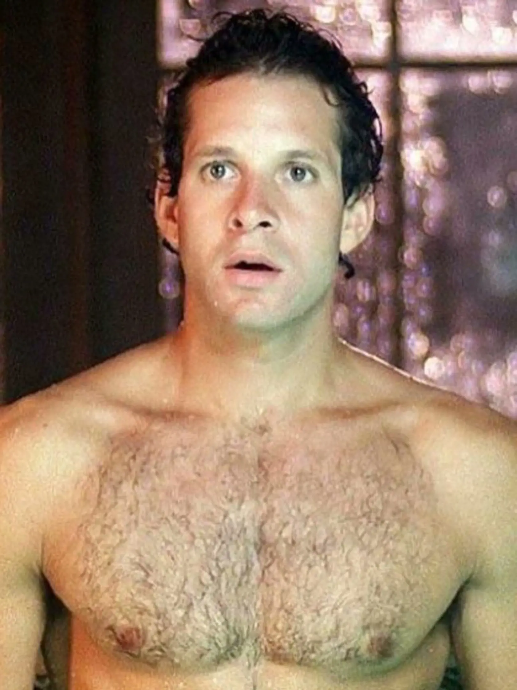 Steve Guttenberg (64) ako kadet Carey Mahoney je jednoznačne najznámejšia postava a symbol Policajnej akadémie.