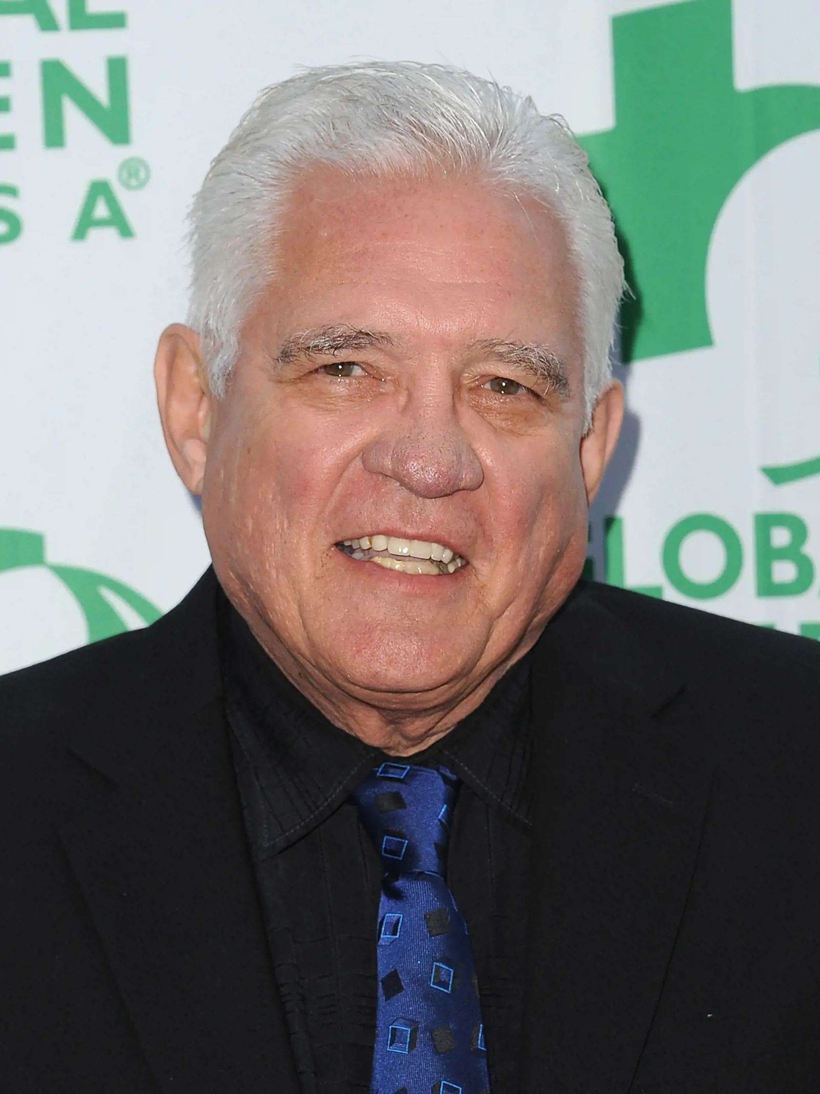 G.W.Bailey (78) ako kapitán Thaddeus Harris. Nepopulárna postava, ktorú nemal nikto rád. Práve kapitán Harris znepríjemňoval život policajným kadetom.
