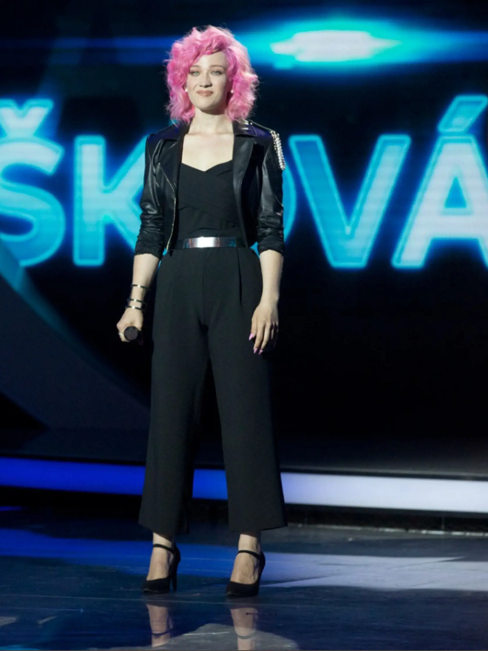 Víťazka Tereza Mašková sa počas finále viackrát prezliekla a predviedla sa aj v tomto čiernom sexi overale. 