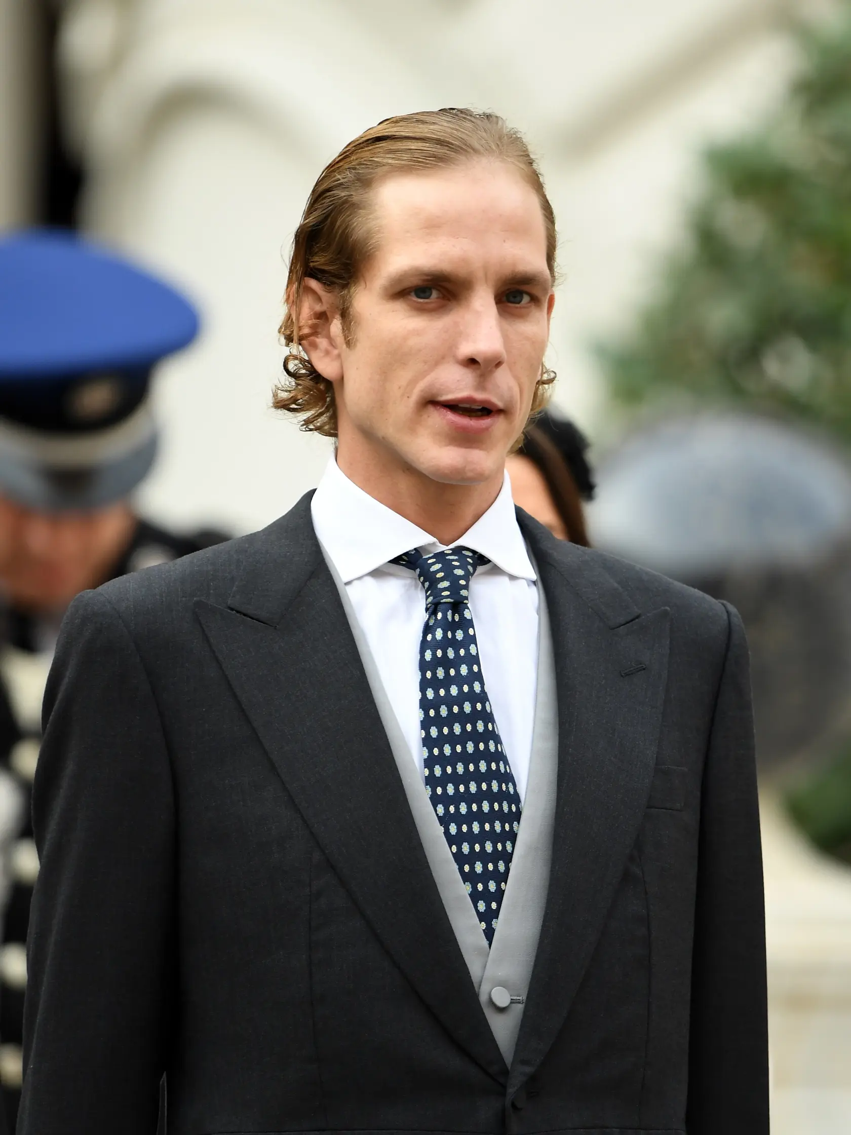 Princ Andrea, syn princeznej Caroline z Monaka, je často obdivovaný pre svoju eleganciu a pôvab, ktorý zdedil po svojej matke a babičke, Grace Kelly.