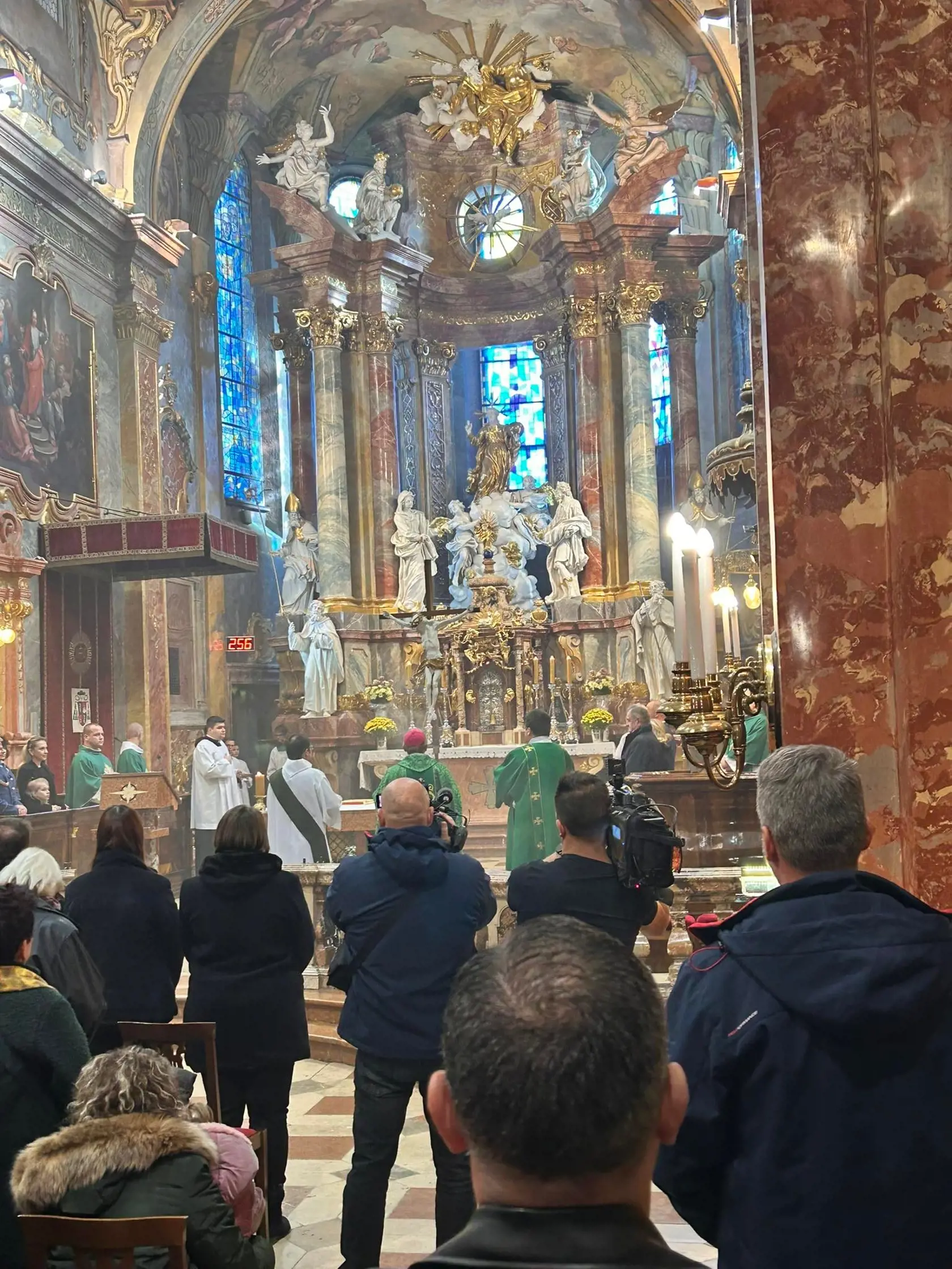 Spomienková bohoslužba za obete tragickej nehody pri Nitre, ktorá sa stala pred 3 rokmi.