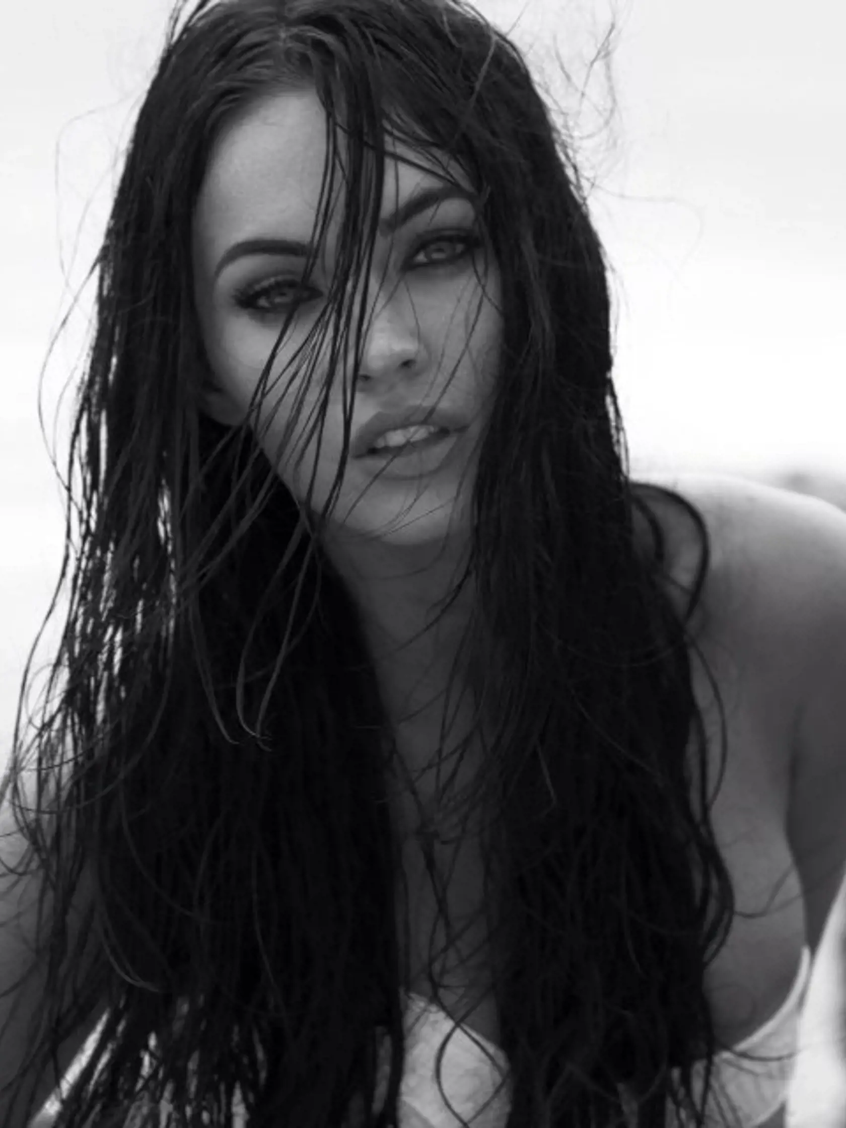 Meghan Fox sa často považuje za najsexi brunetku.