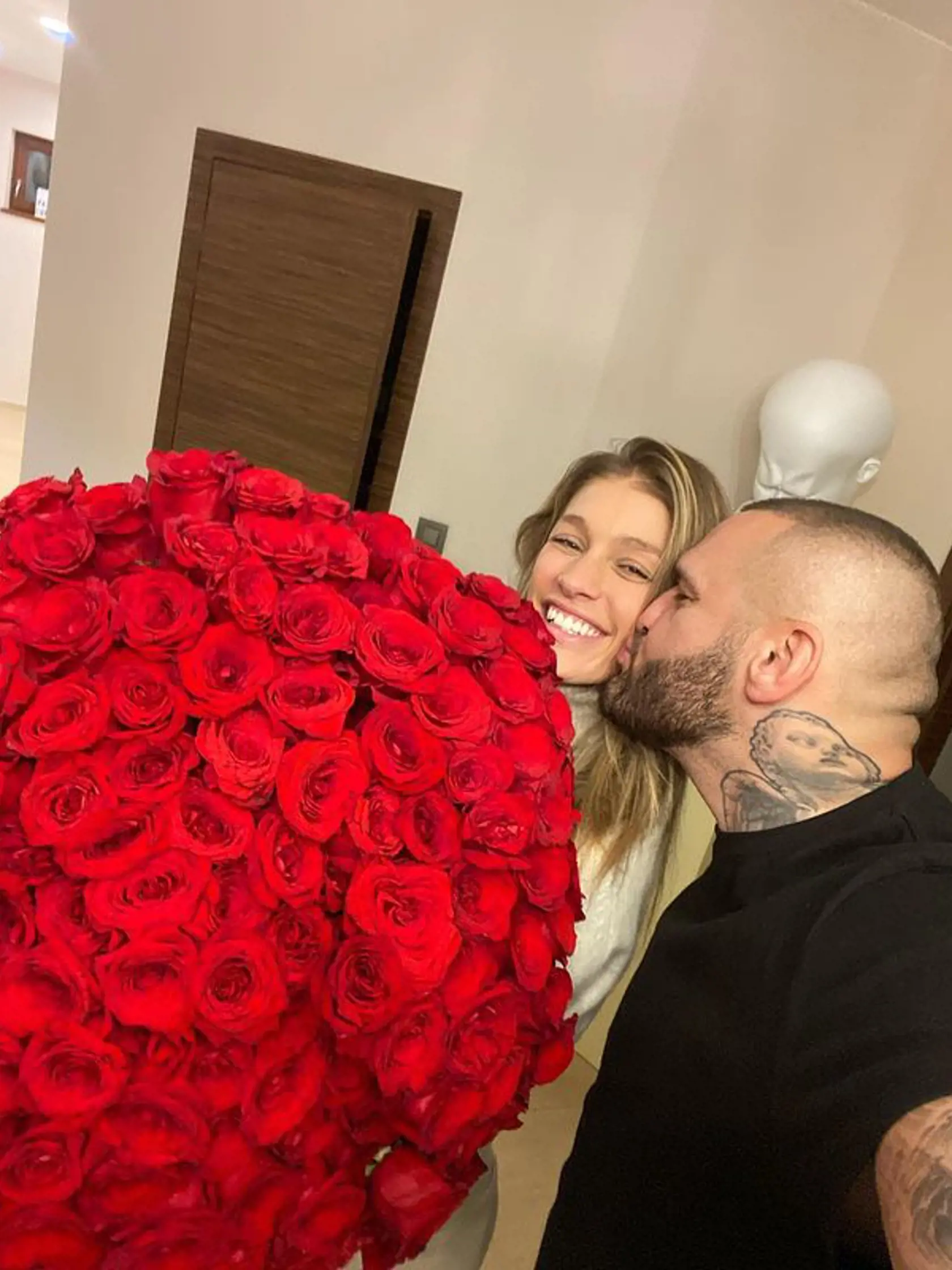 Aj kvety sú súčasťou ich bývania - aj keď tieto dostala Jasmina na Valentína...