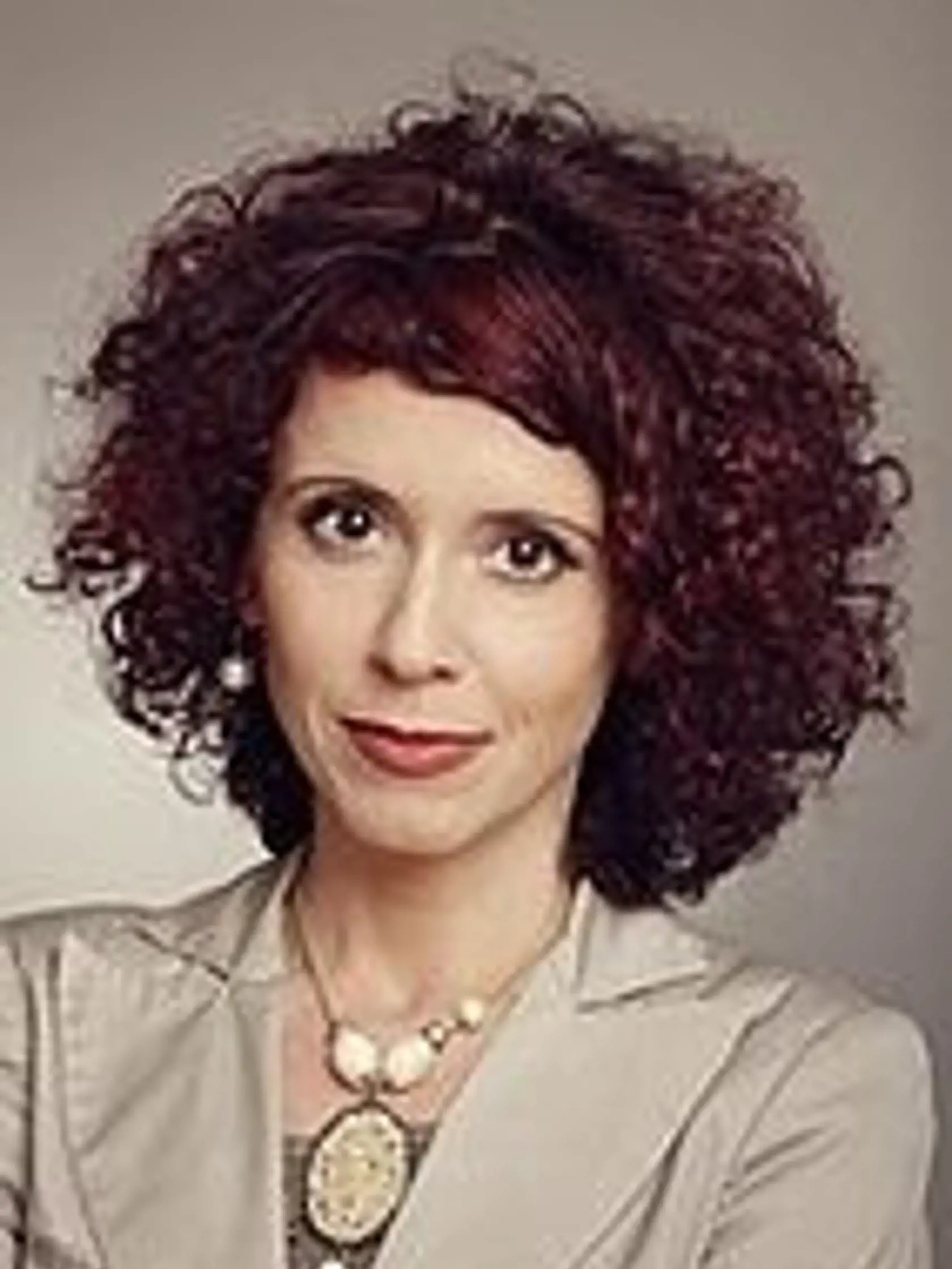 Chcete naozaj schudnúť? Odborníčka Barbara Sviežená ako prvé radí presne si spísať, čo všetko zjete za 7 dní. V žiadnom prípade neprestaňte jesť, ale optimalizujte svoj energetický príjem. Vylúčte všetky sladké jedlá, biele pečivo, údeniny, tavené syry, instantné potraviny a všetko, čo obsahuje priveľa chémie. Jedzte každé 2 – 3 hodiny, ideálne 5 – 6 jedál denne a zmenšite porcie.