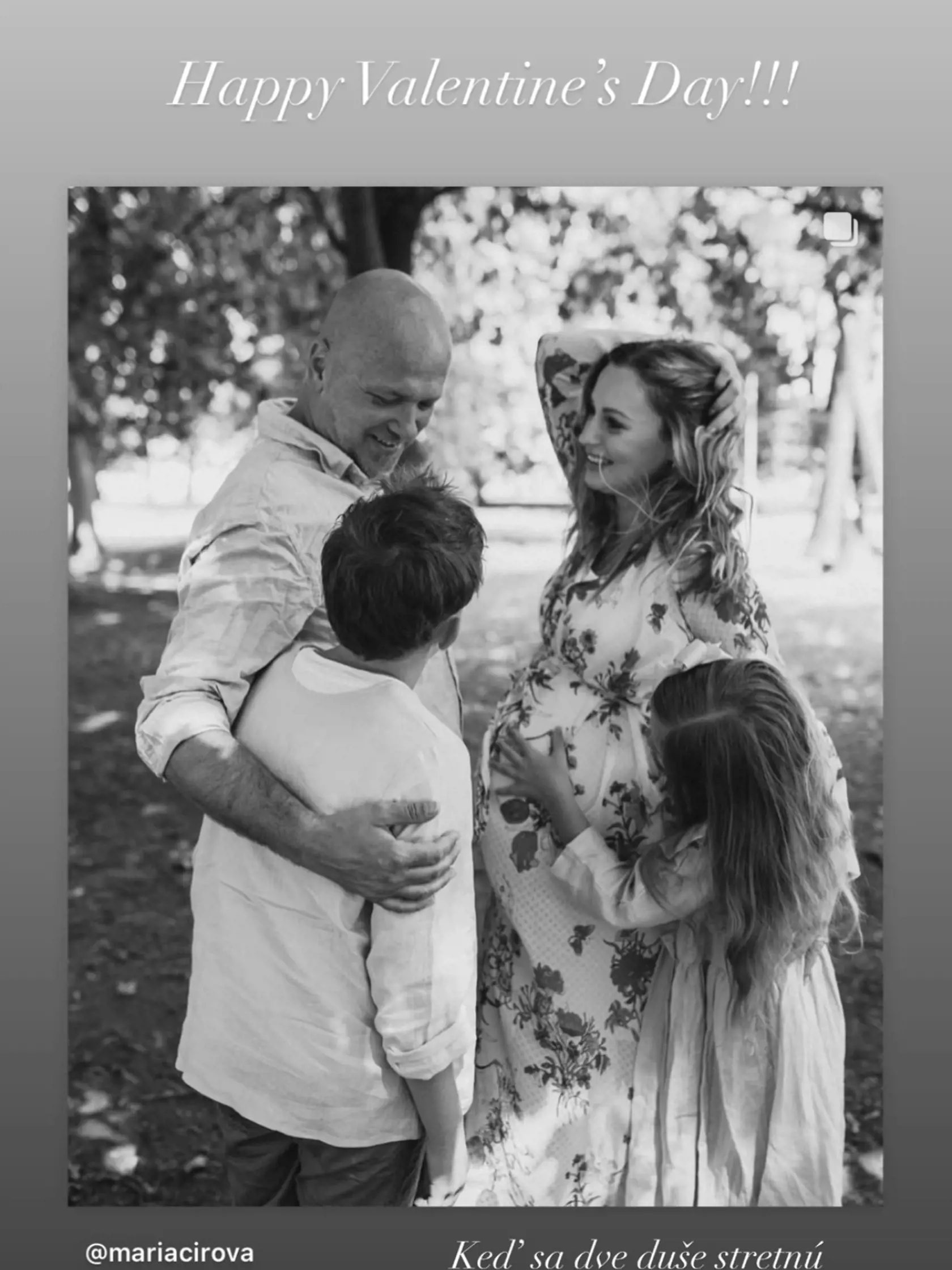 „Keď sa dve duše stretnú a spoznajú, vesmír na okamih zadrží dych,“ napísala speváčka Mária Čírová.