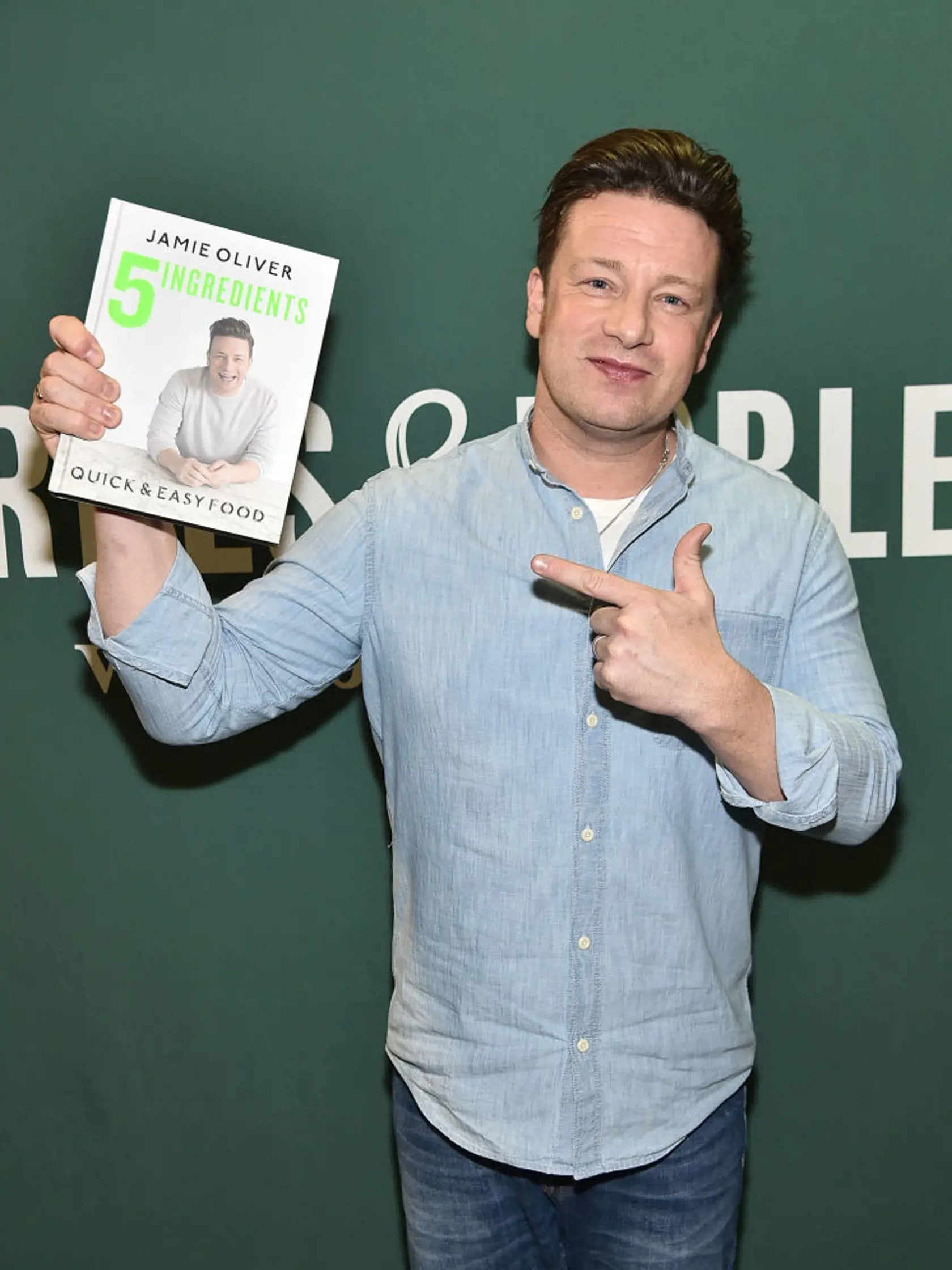 NEW YORK, NEW YORK - JANUARY 10: Jamie Oliver Discusses His New Cookbook "5 Ingredients: Quick And Easy Food" at Barnes & Noble Union Square on January 10, 2019 in New York City. (Photo by Theo Wargo/Getty Images)