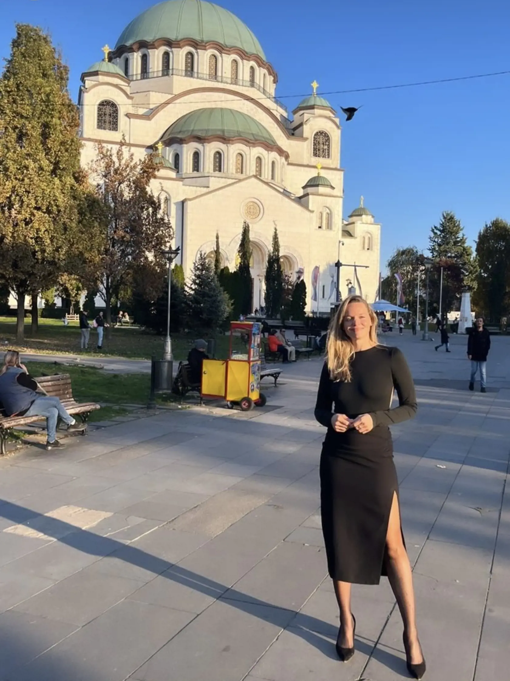 Tabak pózuje aj pred najväčšou pravoslávnou katedrálou široko-ďaleko.