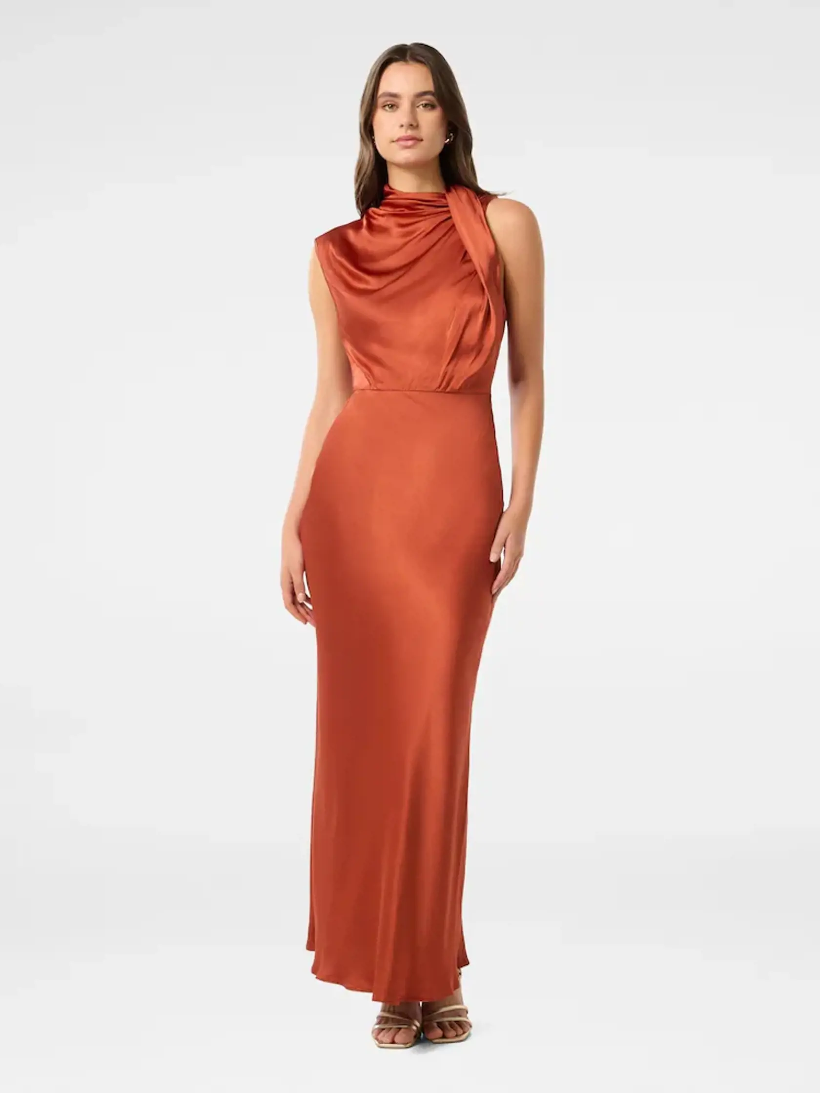 Šaty: Forever New, 173 €
