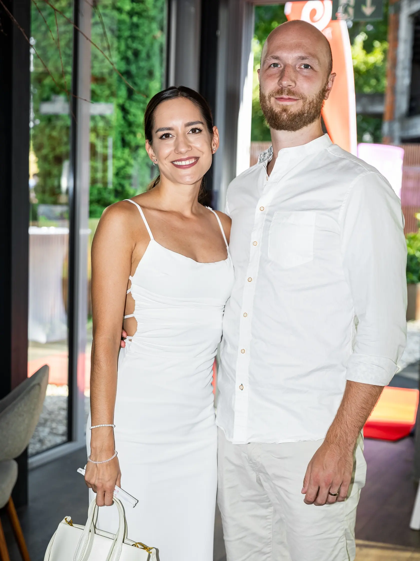 Letná párty TV JOJ 2024 v Bratislave. Na snímke Barbora Bezáková s manželom.