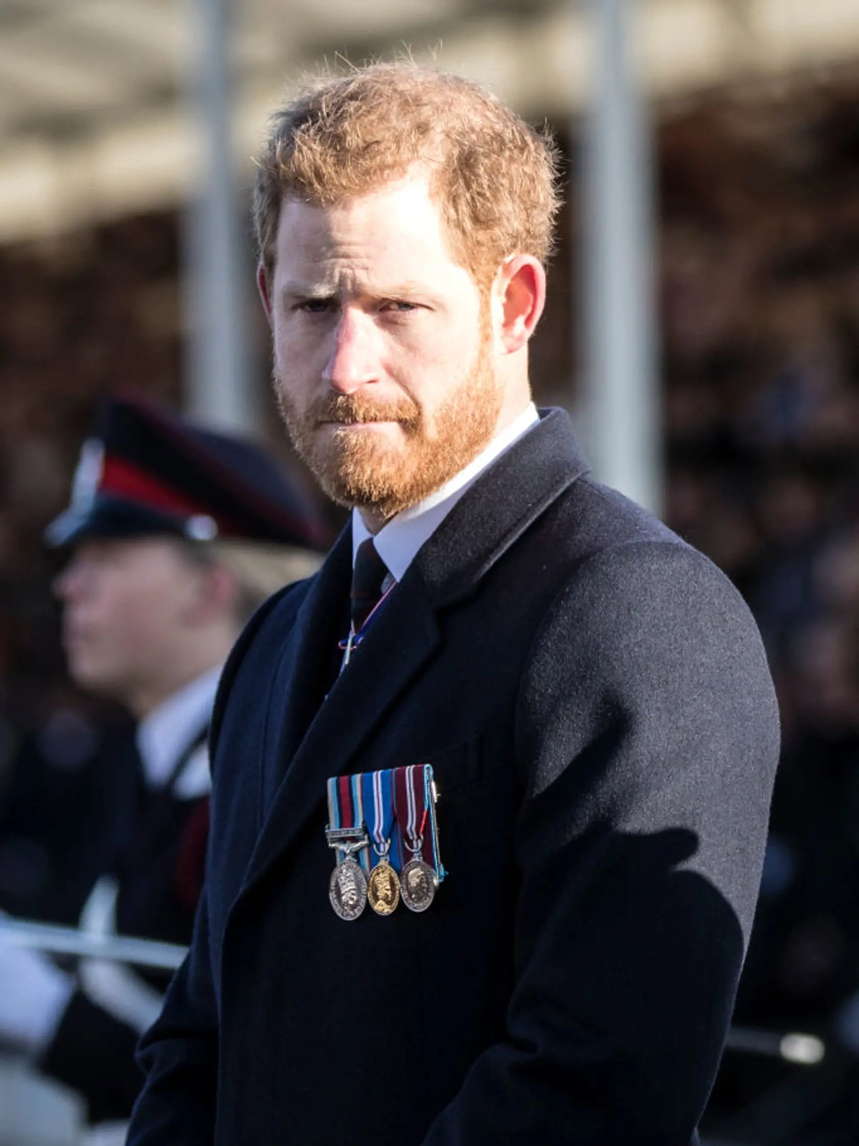 Princ Harry (33) - Britský princ mal psychické problémy spôsobené strotou milovanej matky. Princezná Diana (†36) zomrela, keď mal iba 12 rokov. ´Väčšinu svojho života som každému tvrdil, že mi je fajn,´ povedal, no v skutočnosti mu bolo veľmi ťažko. ´Moje emócie vážne ovplyvňovali nielen osobný, ale i pracovný život,´ priznal denníku The Telegraph.