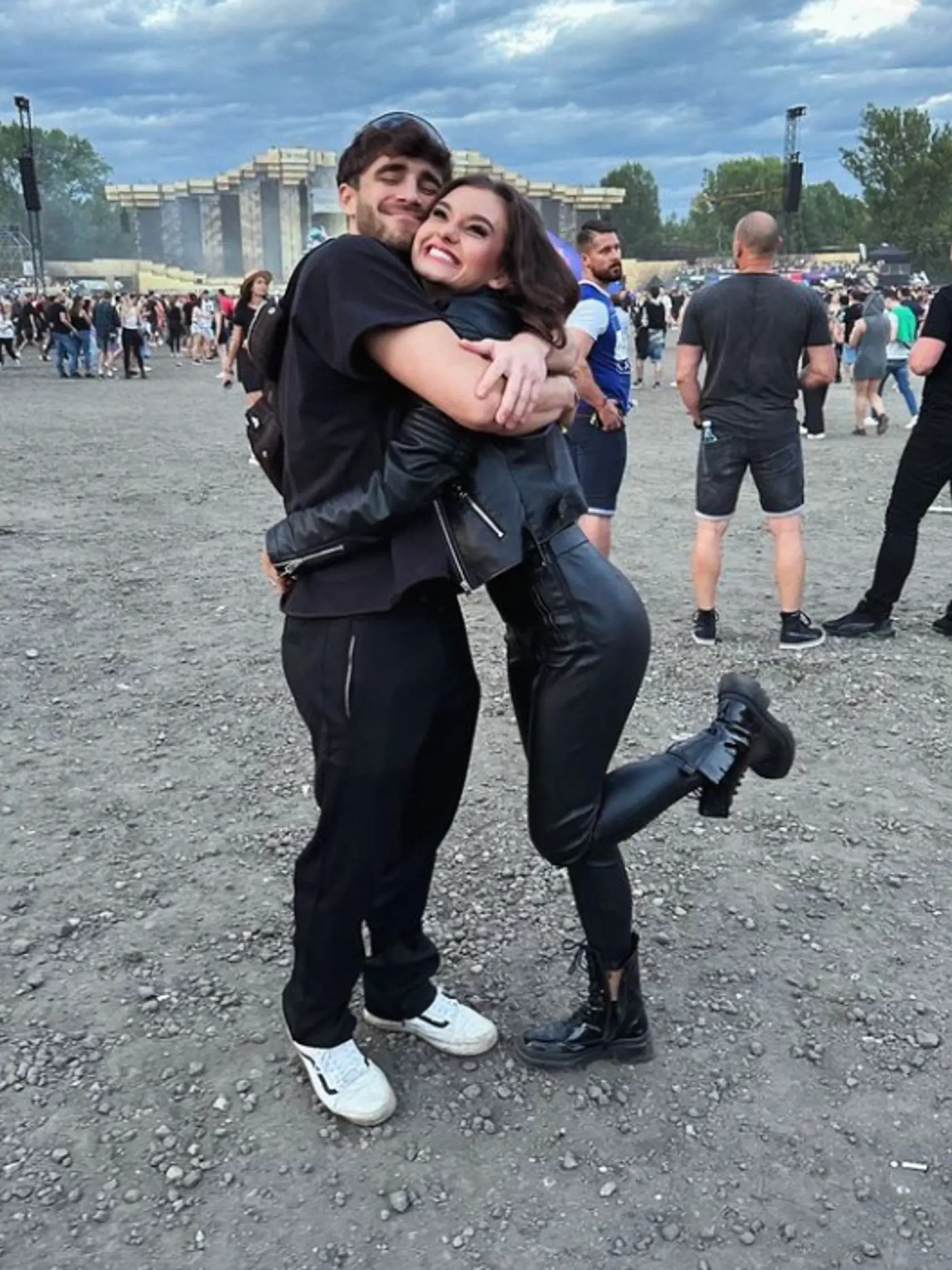 Lu a Julie žiaria šťastím.