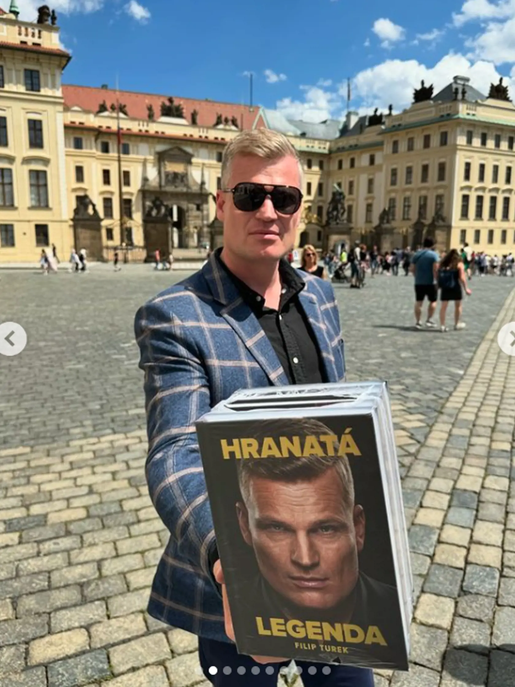 Filip Turek vedie okázalý život. V europarlamente aj vďaka nemu nuda nebude.