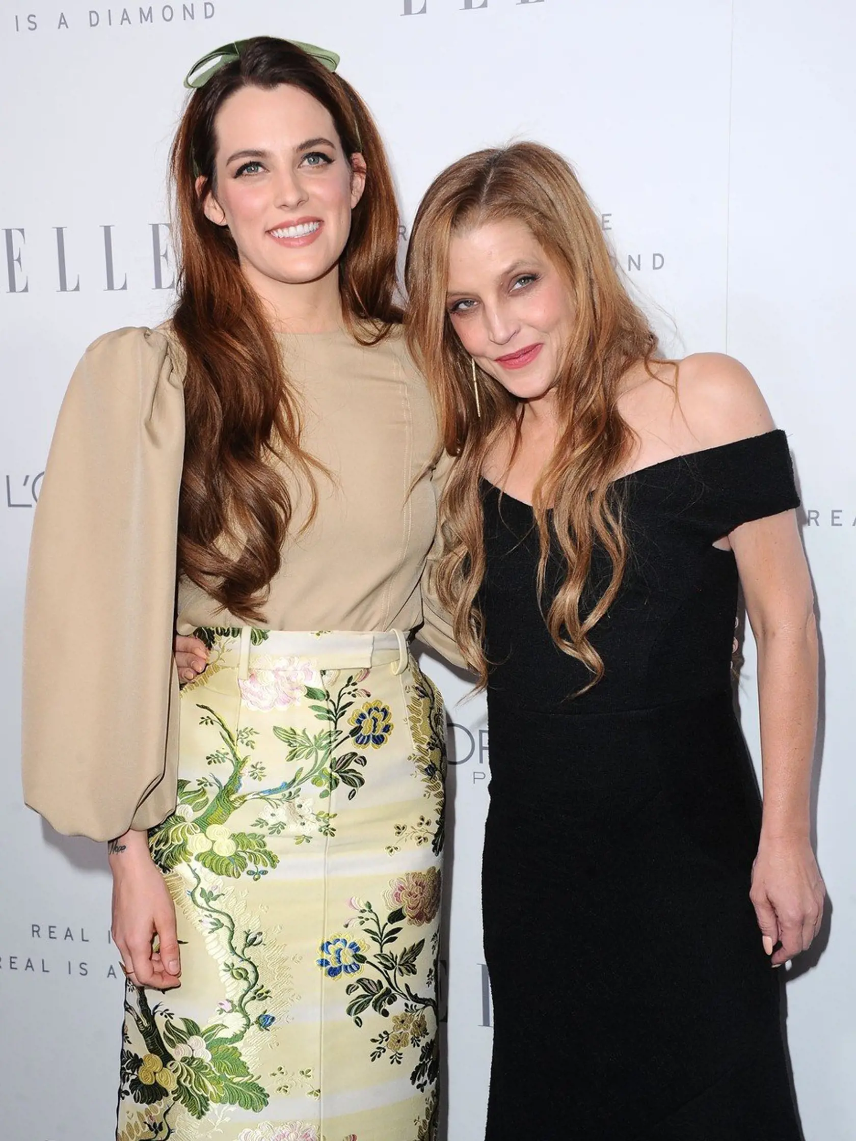 Matkou Riley je jediná Elvisova dcéra Lisa Marie Presley. Tá, rovnako ako jej otec, sa pokúšala preraziť spevom, čo sa jej aj podarilo, no nie až tak, ako jemu. Svoju dcéru splodila so slávnym hudobníkom Dannym Keoughom.
