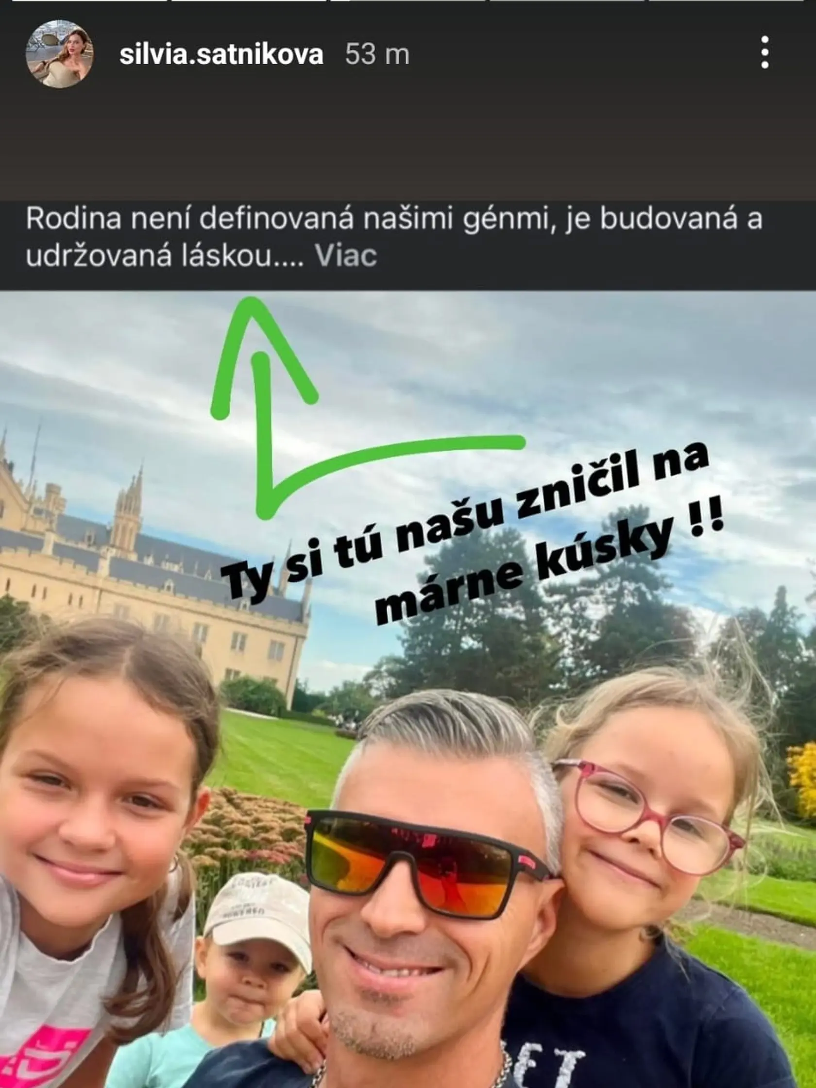 Silvia, Borisova nádejná svokra, zverejnila na sociálnej sieti statusy, v ktorých potvrdila, že malá Sofinka a jej mama sú ich rodina.