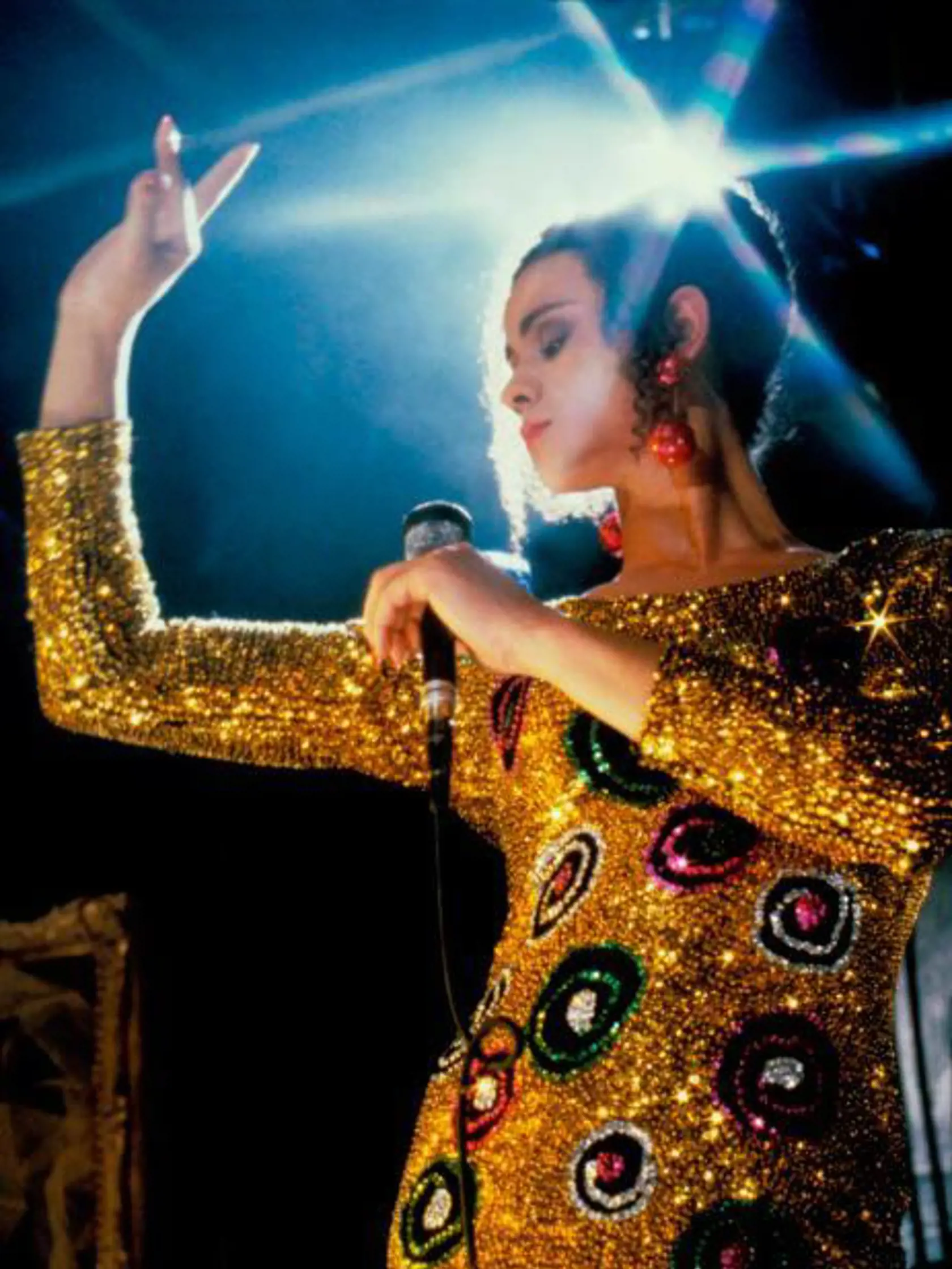 Jaye Davidson ako Dil vo filme Hra na plač. 