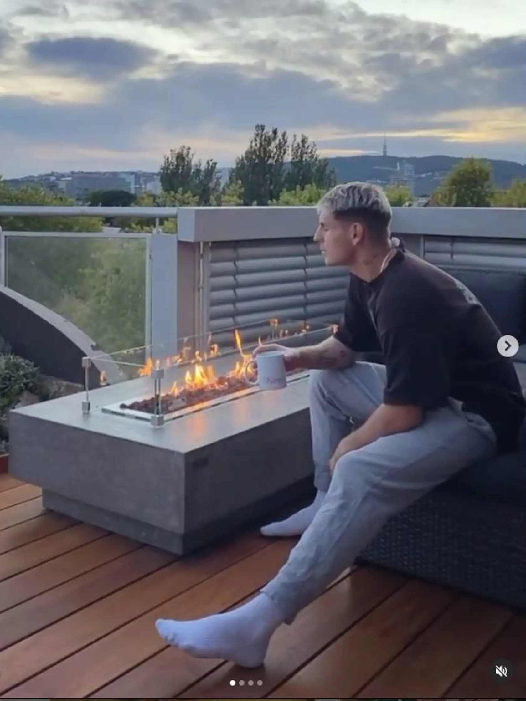Youtuber a influencer ExplOited býva v luxusnom byte.