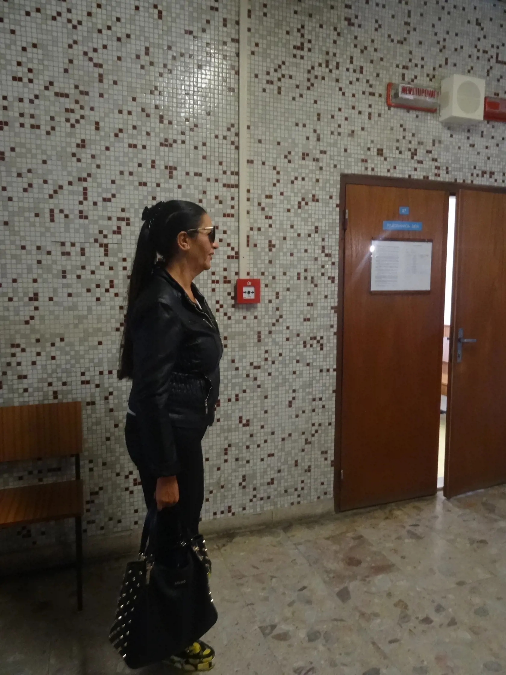 Nora Kabrheľová na súde.