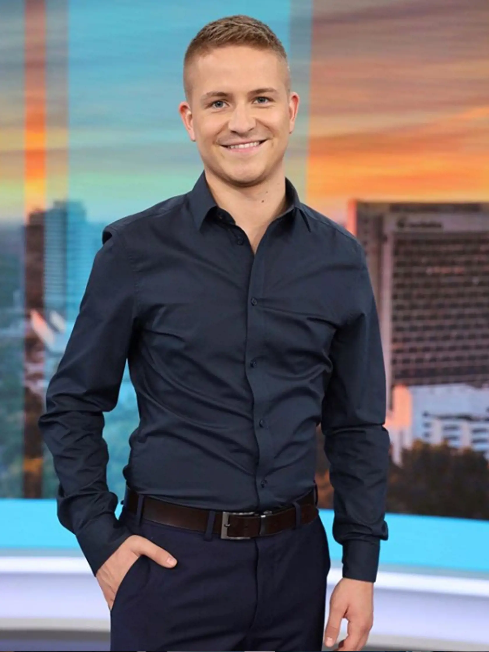 Dominik Matulaj po novom moderuje už aj športové správy v Teleráne.