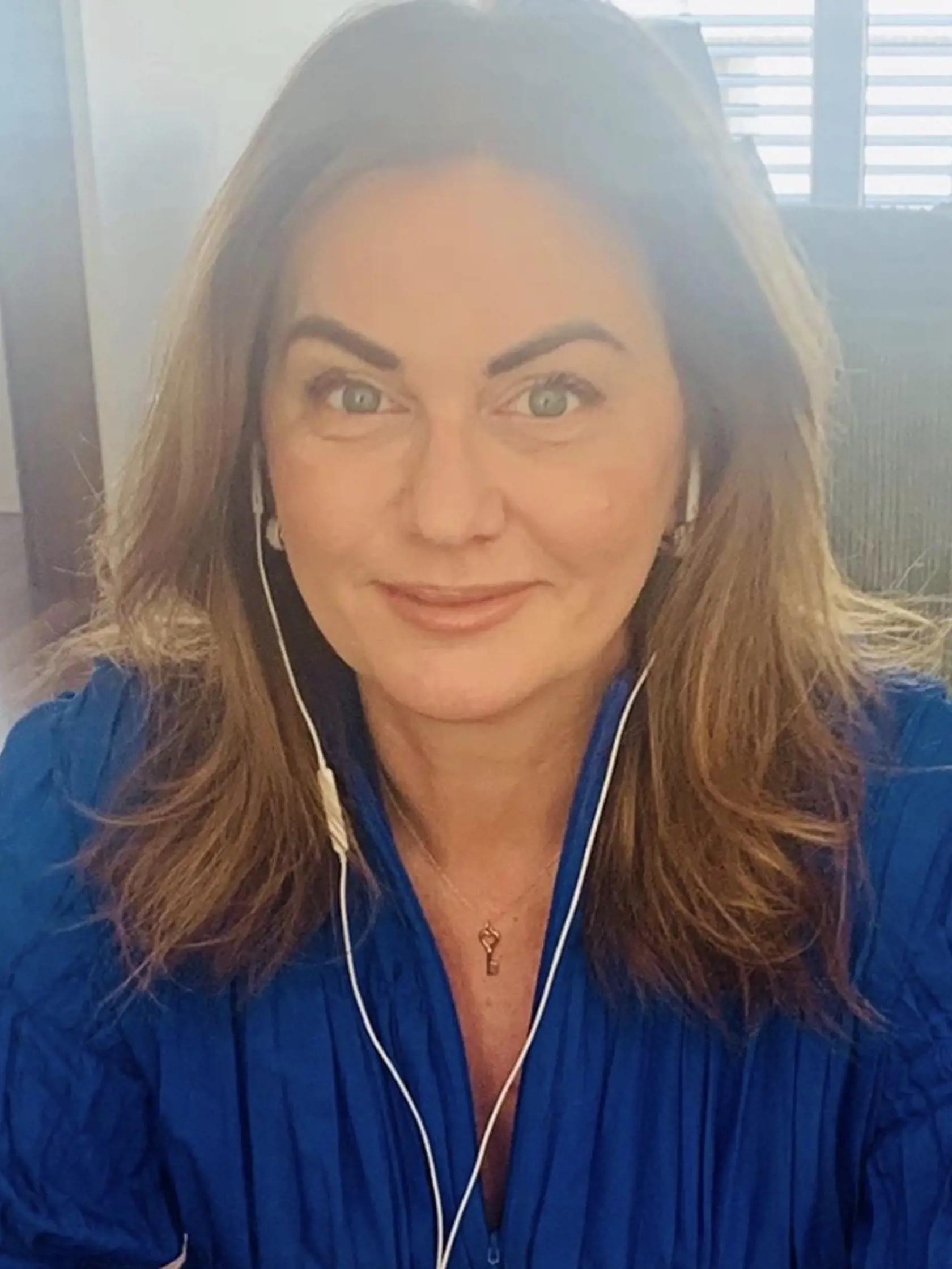 Monika Beňová na home office.