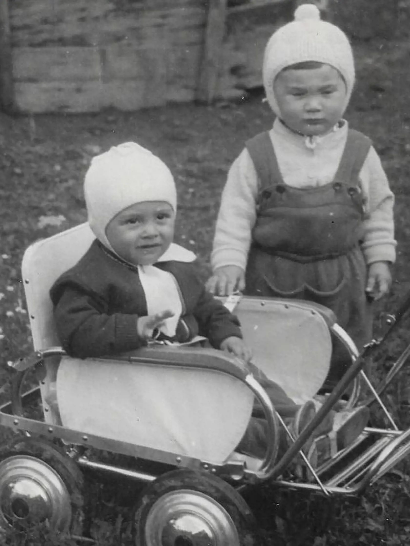 Dostali sme plno vašich fotografických spomienok, veľa mailov o živote pred novembrom 1989.